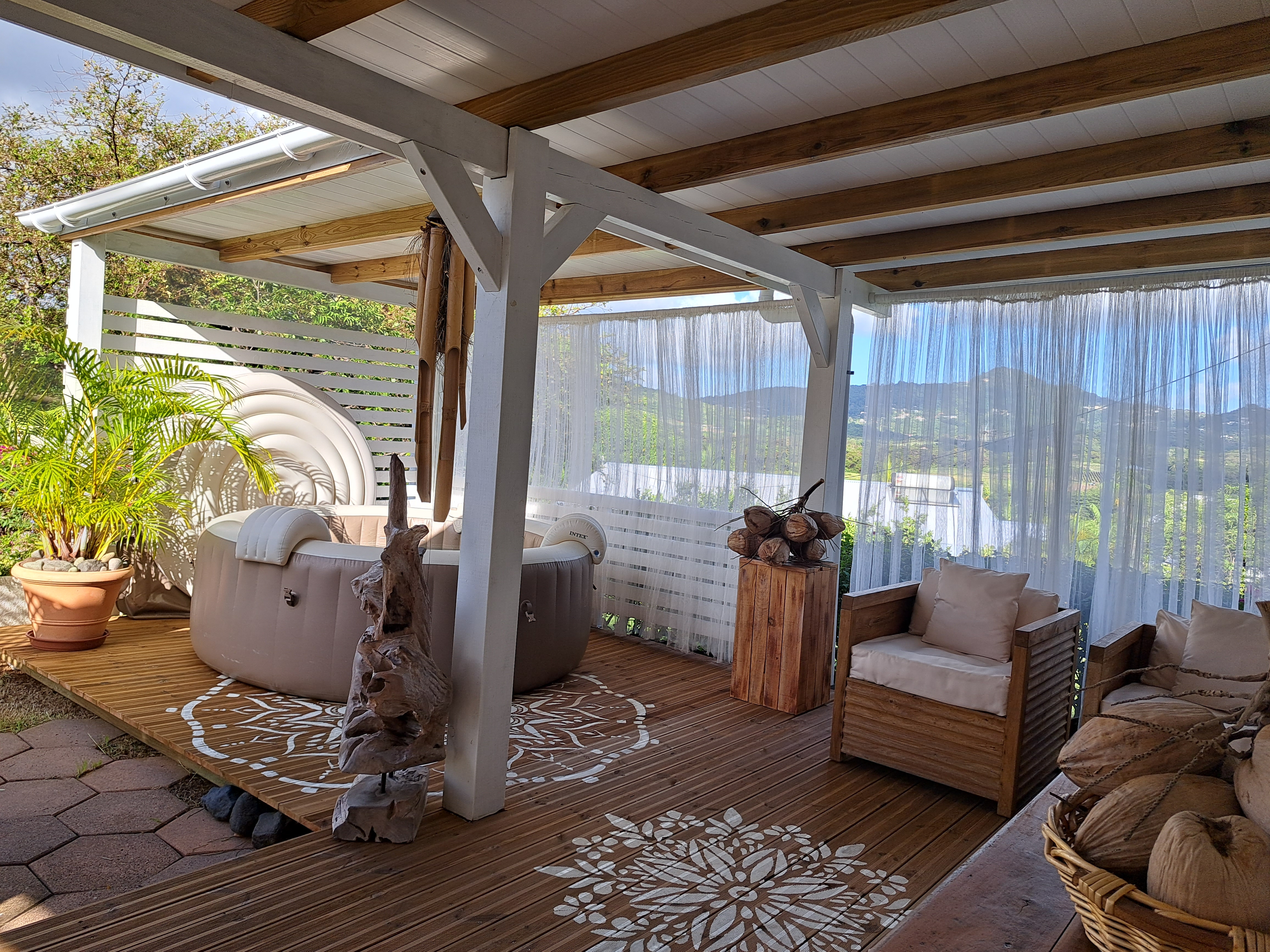 The turquoise, pleasant Bungalow T2