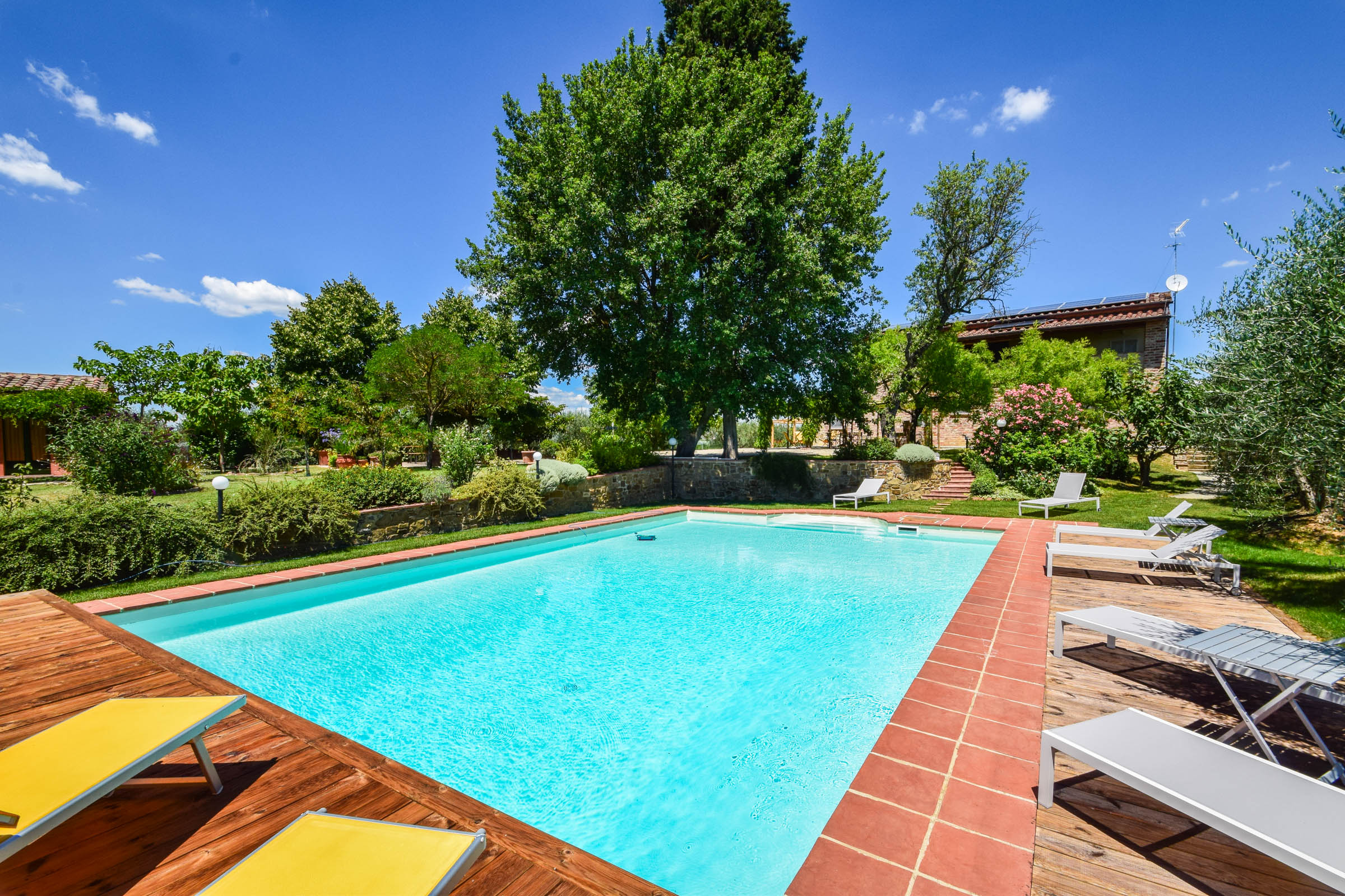 Farmhouse with private pool