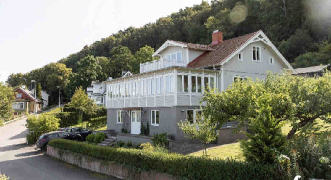 Hällen - own apartment in Båstad near the sea, hiking