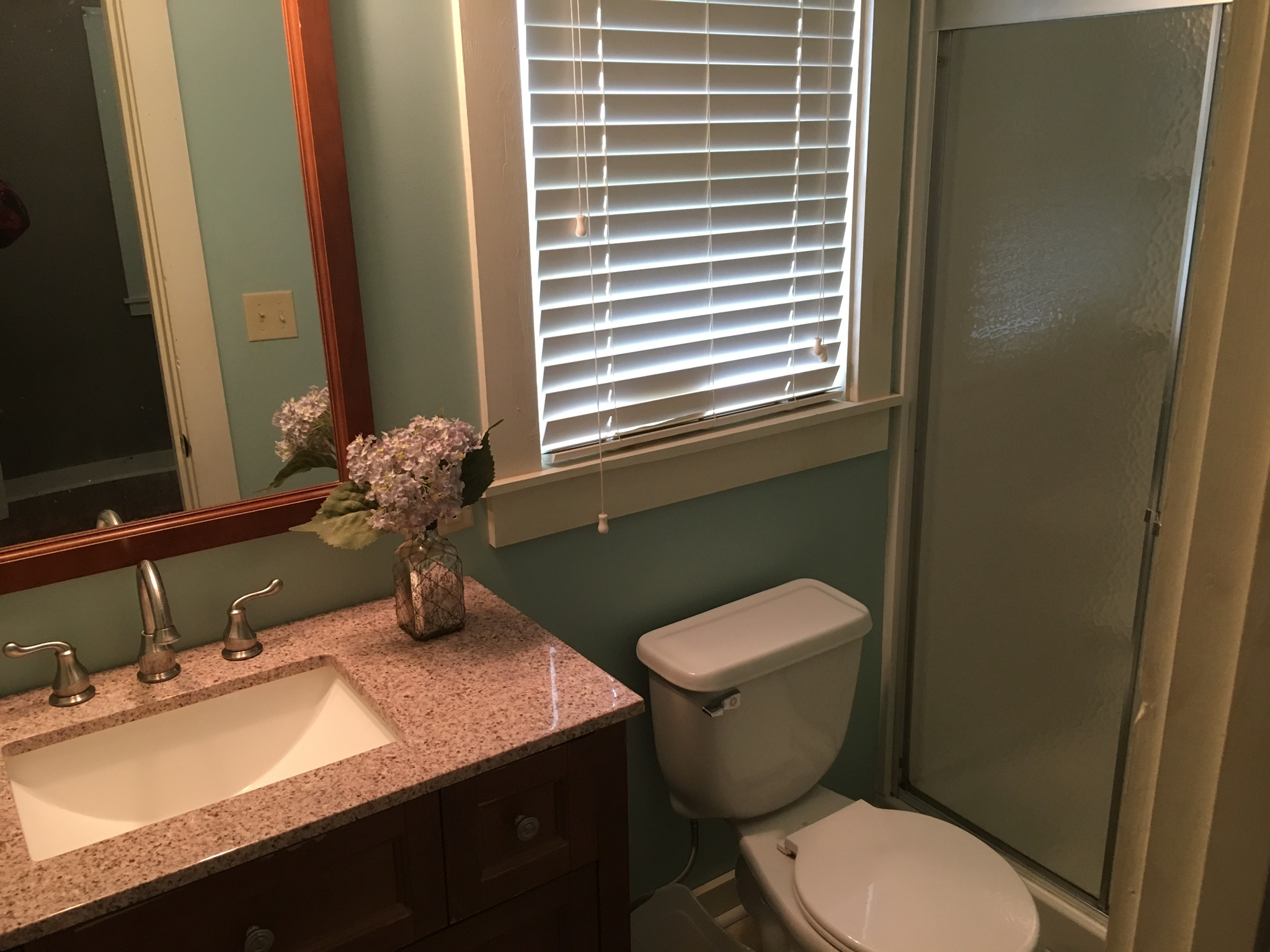 Quaint Cottage in the heart of Spencer Guesthouses for Rent in Spencer, West Virginia, United