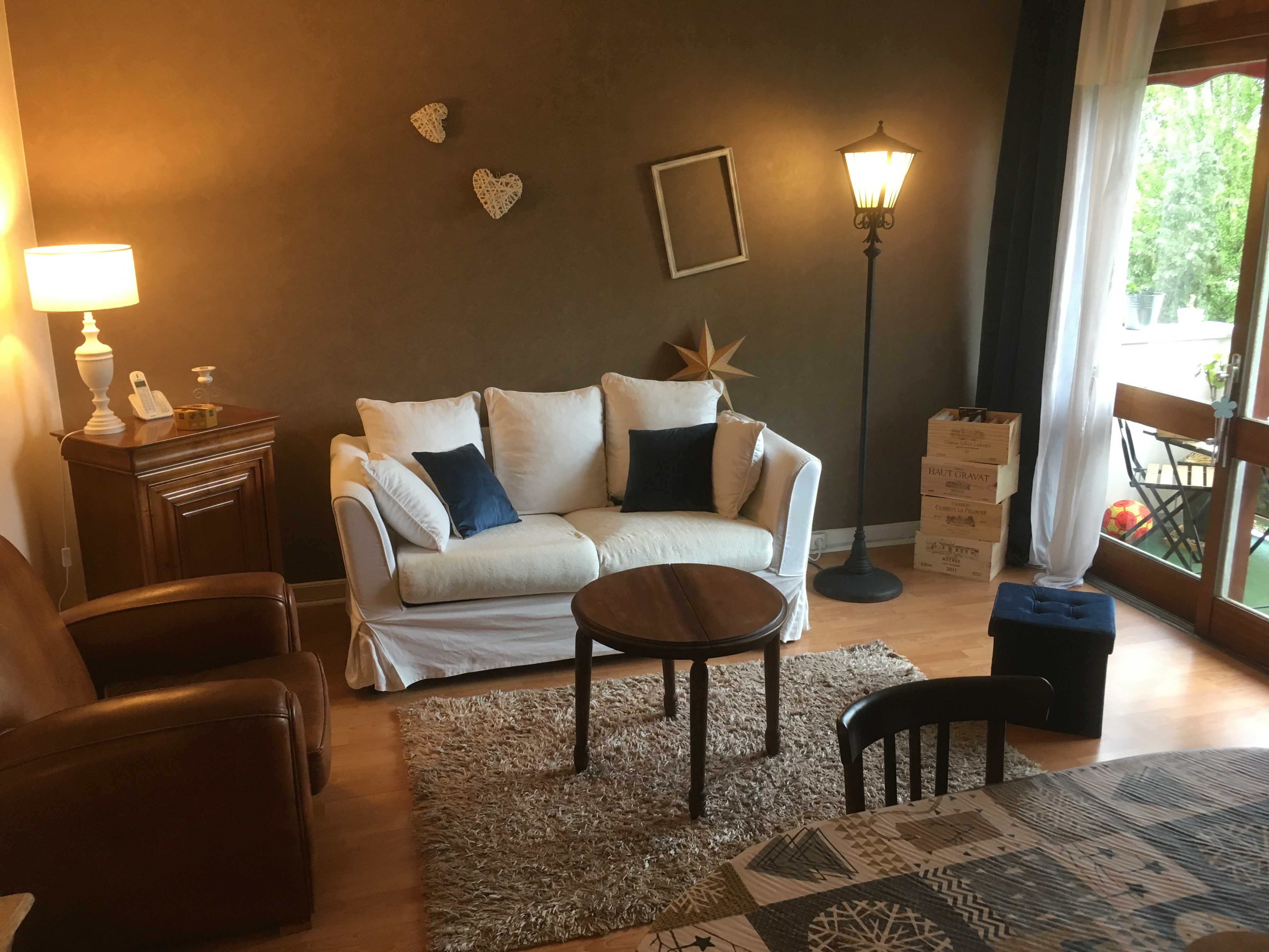 Warm apartment close to Paris.