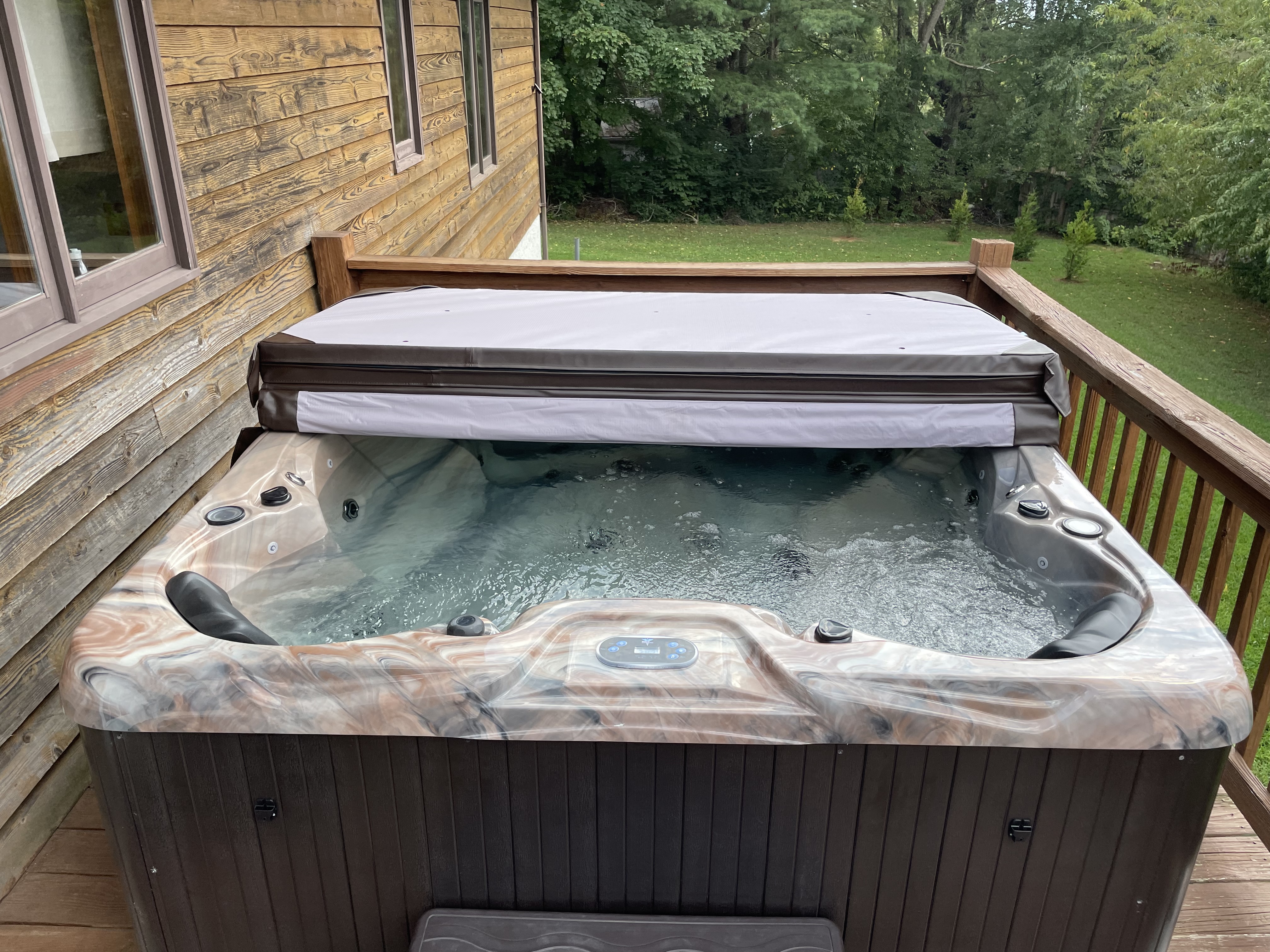 Cottage W. Asheville. Private Pool/Hot tub! in 28806, Asheville
