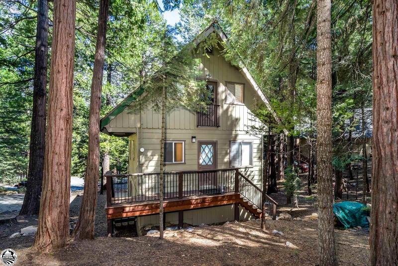 Family Friendly Cabin mins from Pinecrest & Dodge Cabins for Rent in
