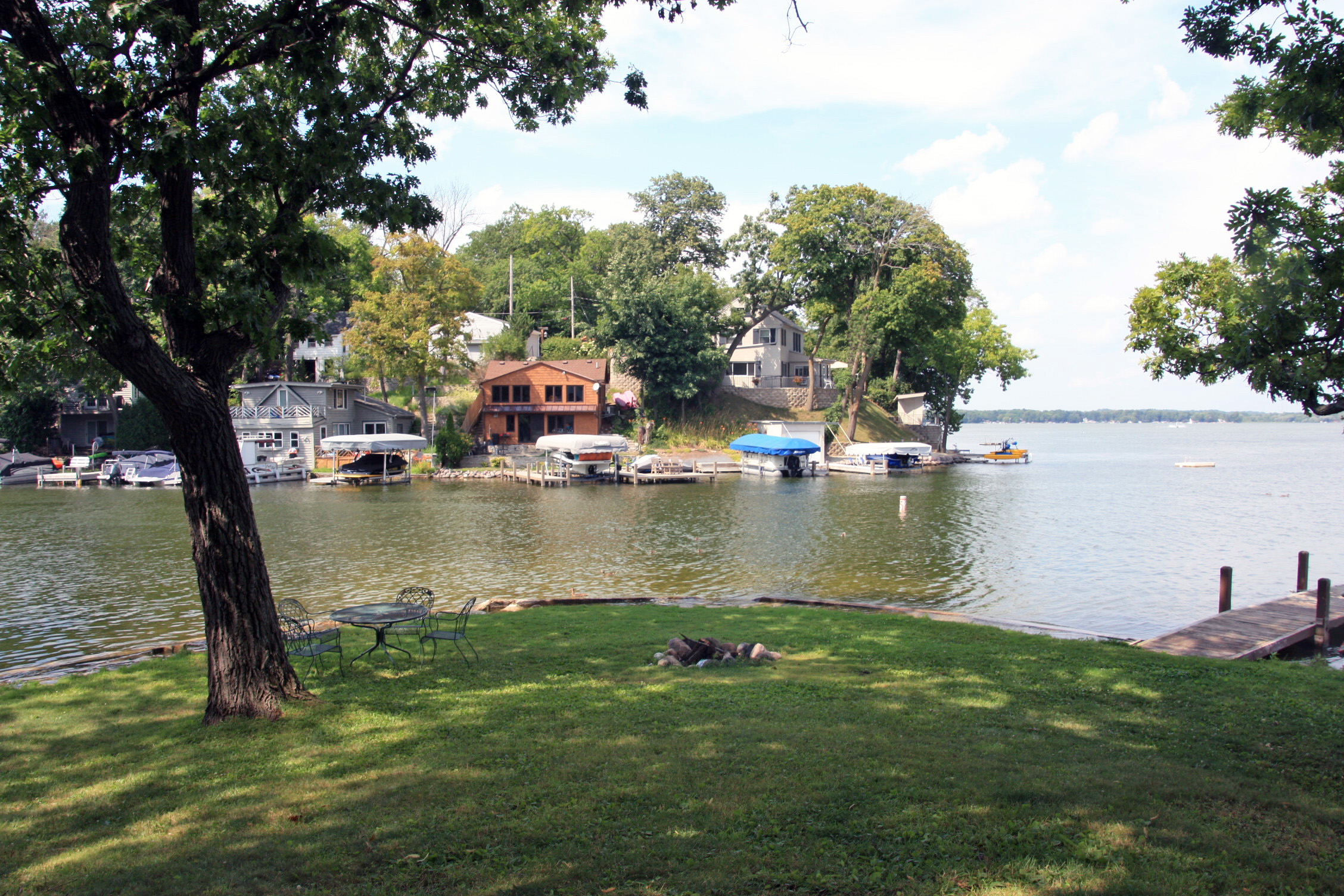 Okauchee Lake Cottage Fantastic Lake Frontage! Cottages for Rent in