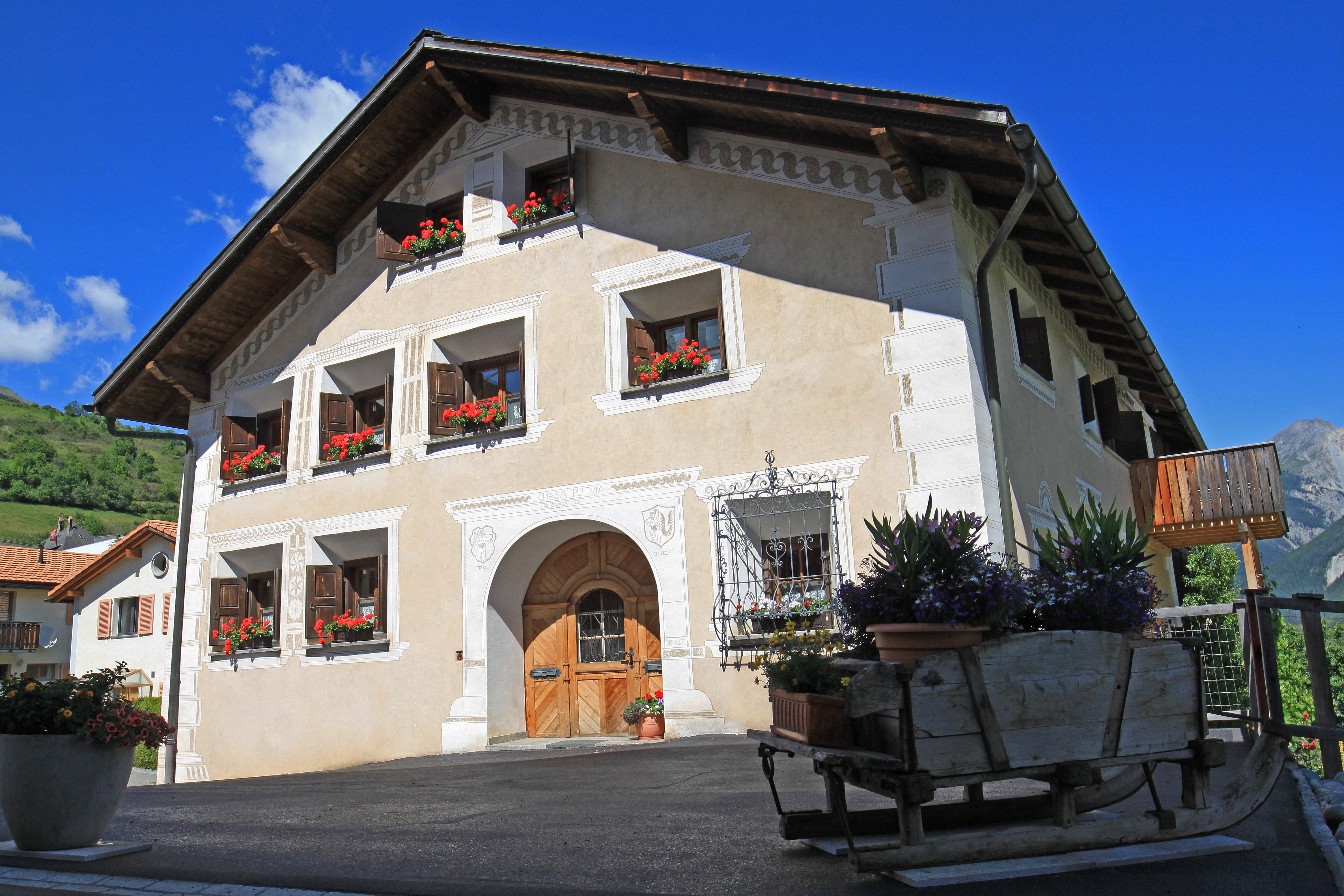 Stilvolle Wohnung in Engadinerhaus - Wohnungen zur Miete in Scuol,  Graubünden, Schweiz