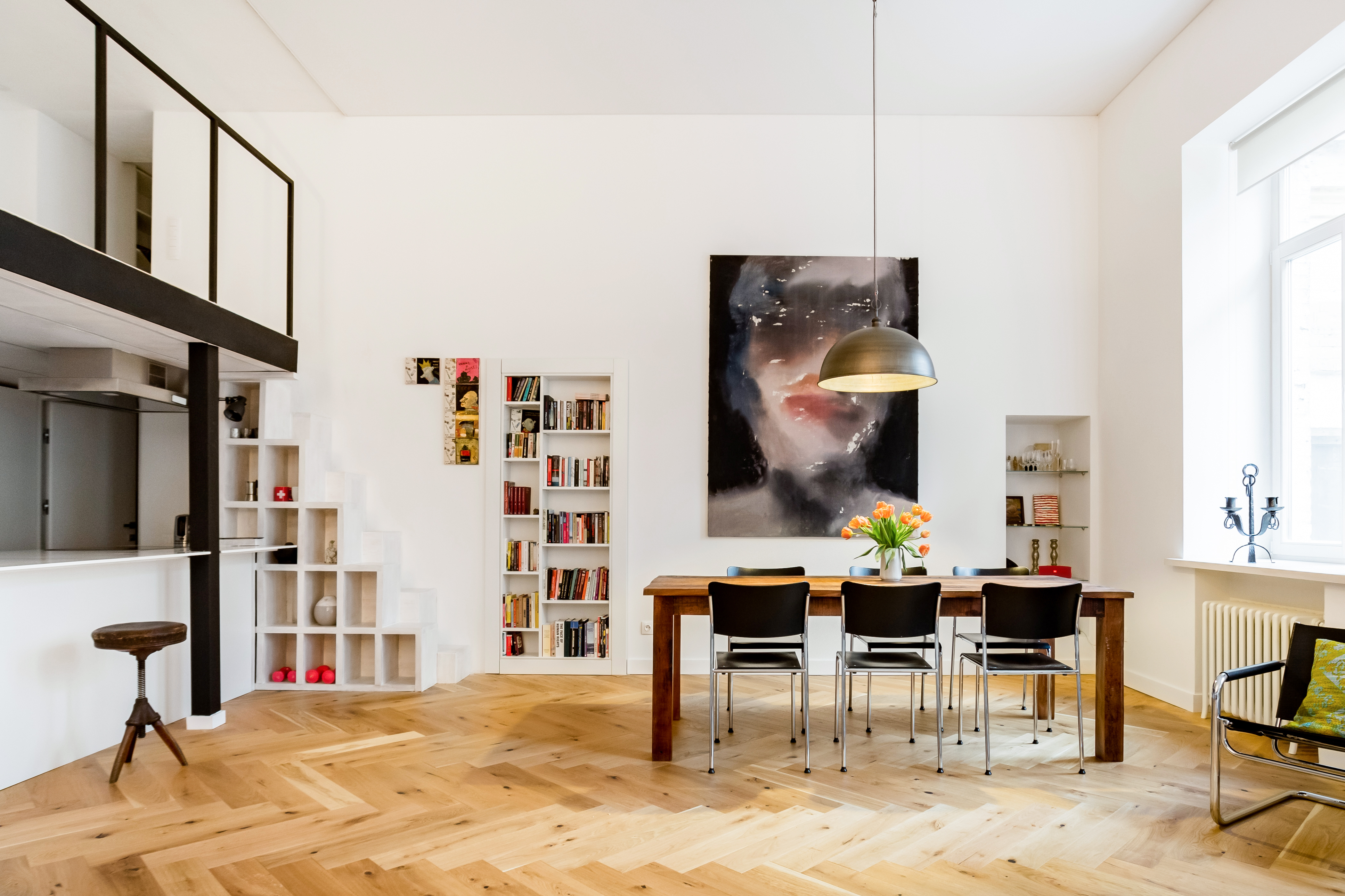 Artistic Studio in Center