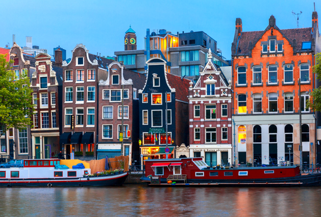 Sanitized! AirCon Penthouse w/view on Royal Palace โ Amsterdam stay
