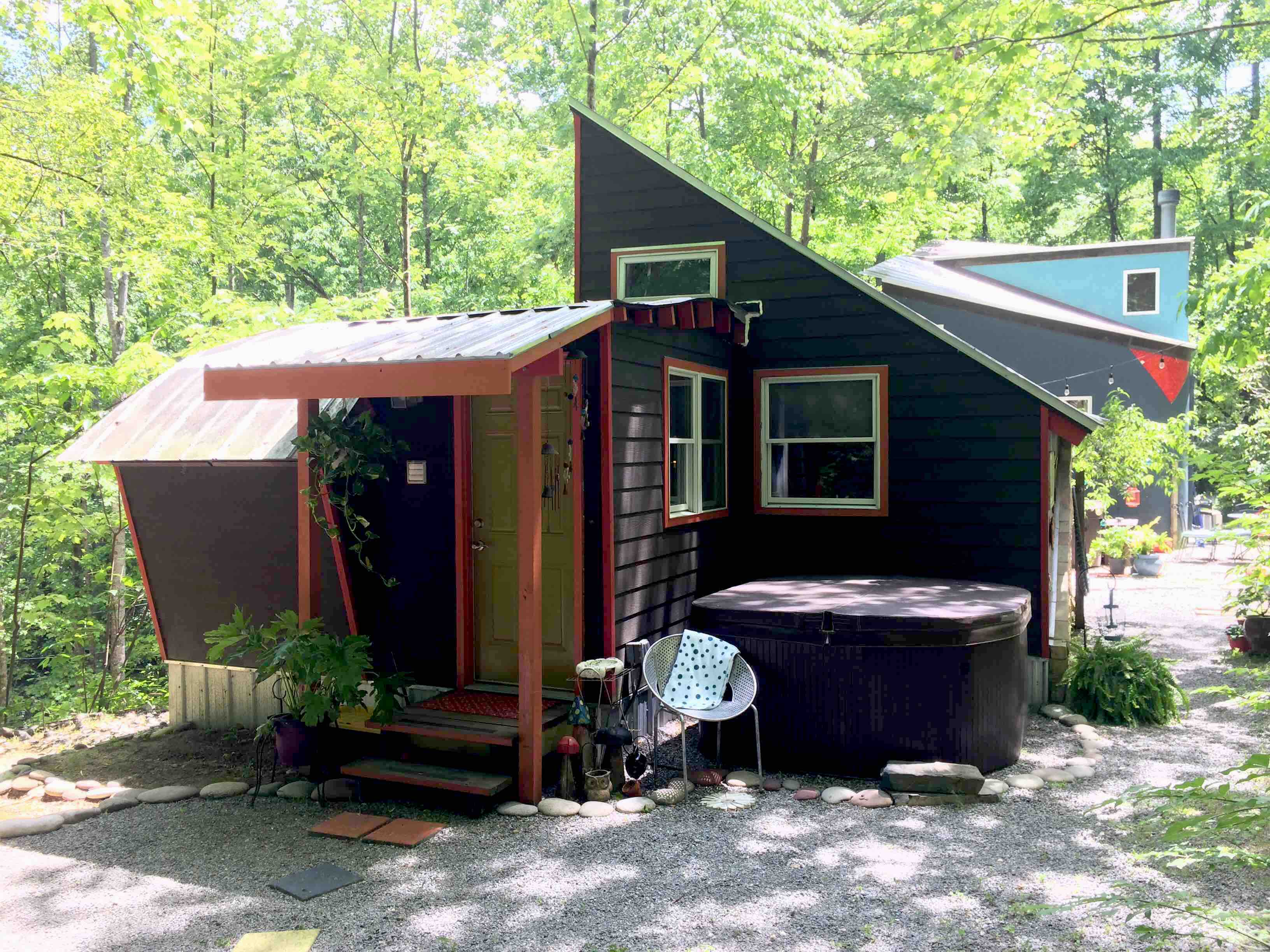 Moonbeam BungalowsSatellite Cabin Tiny houses for Rent in Horse Shoe, North Carolina, United