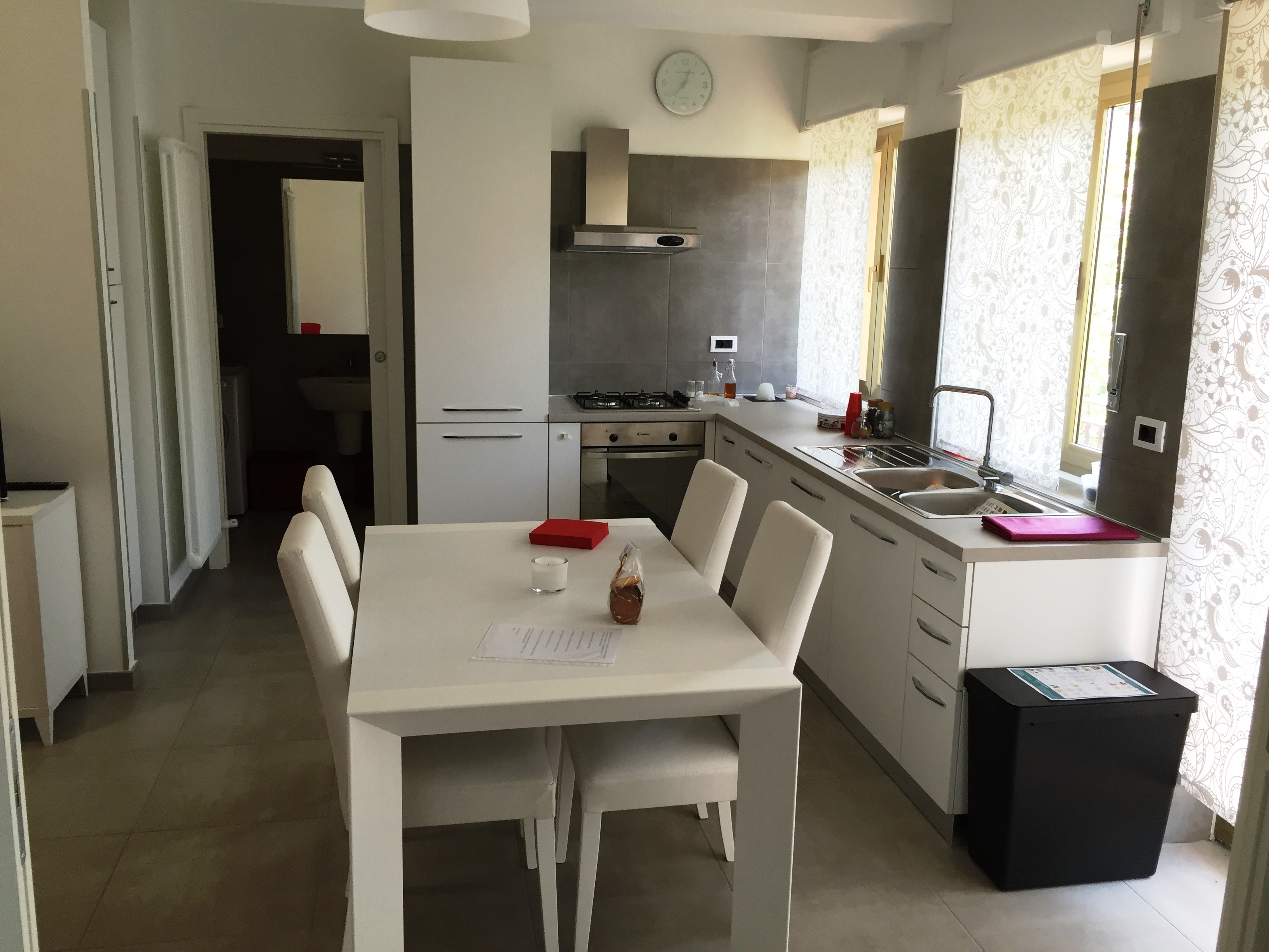 RED apartment 300 meters from the historic center!