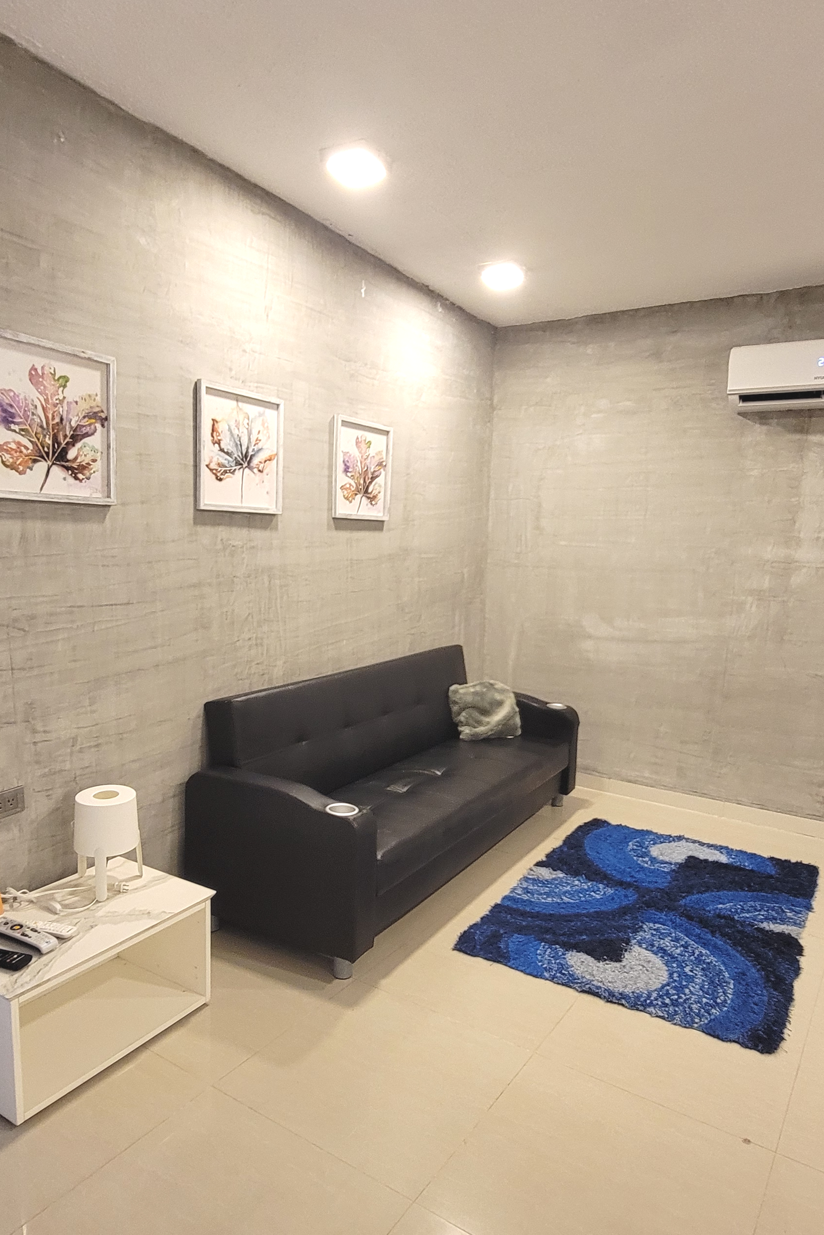 Beautiful decorated apartment, excellent island area.