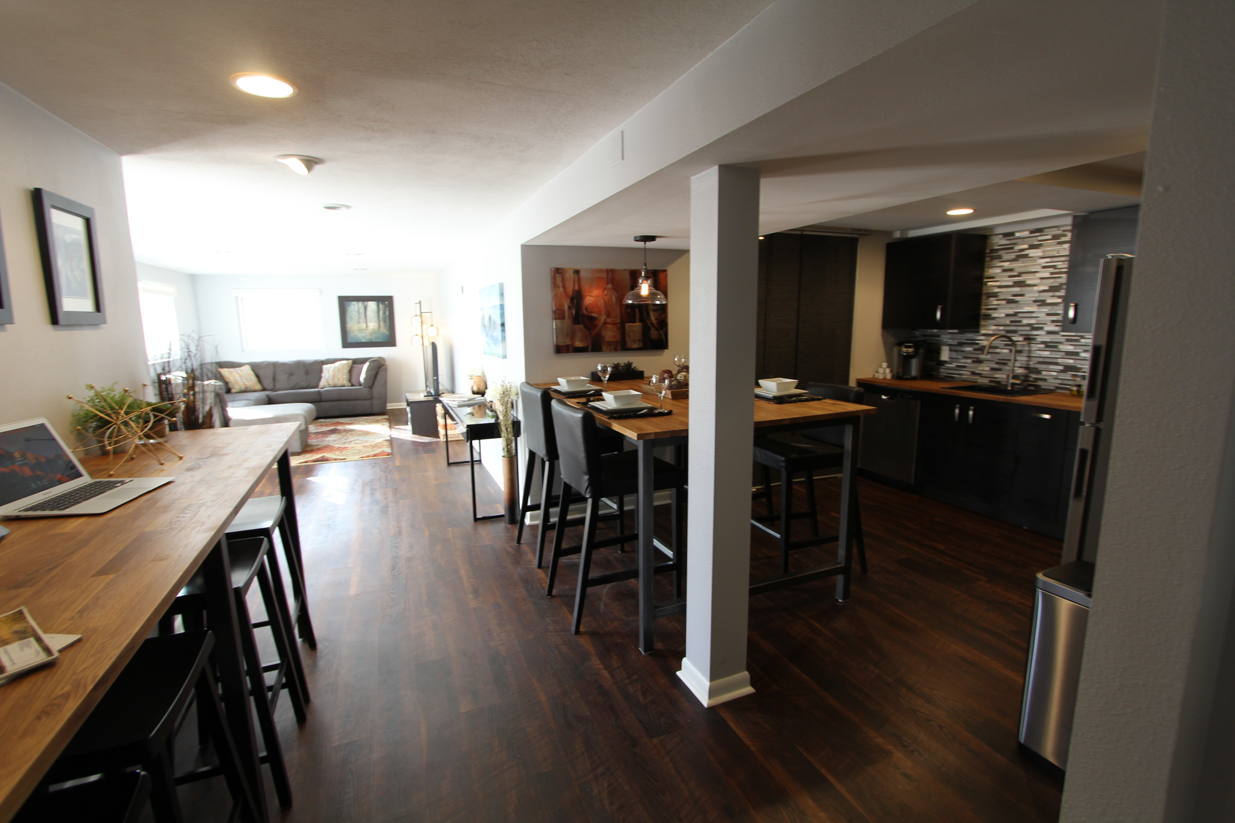 NEW! Modern Apartment w/ King & Queen Bedrooms
