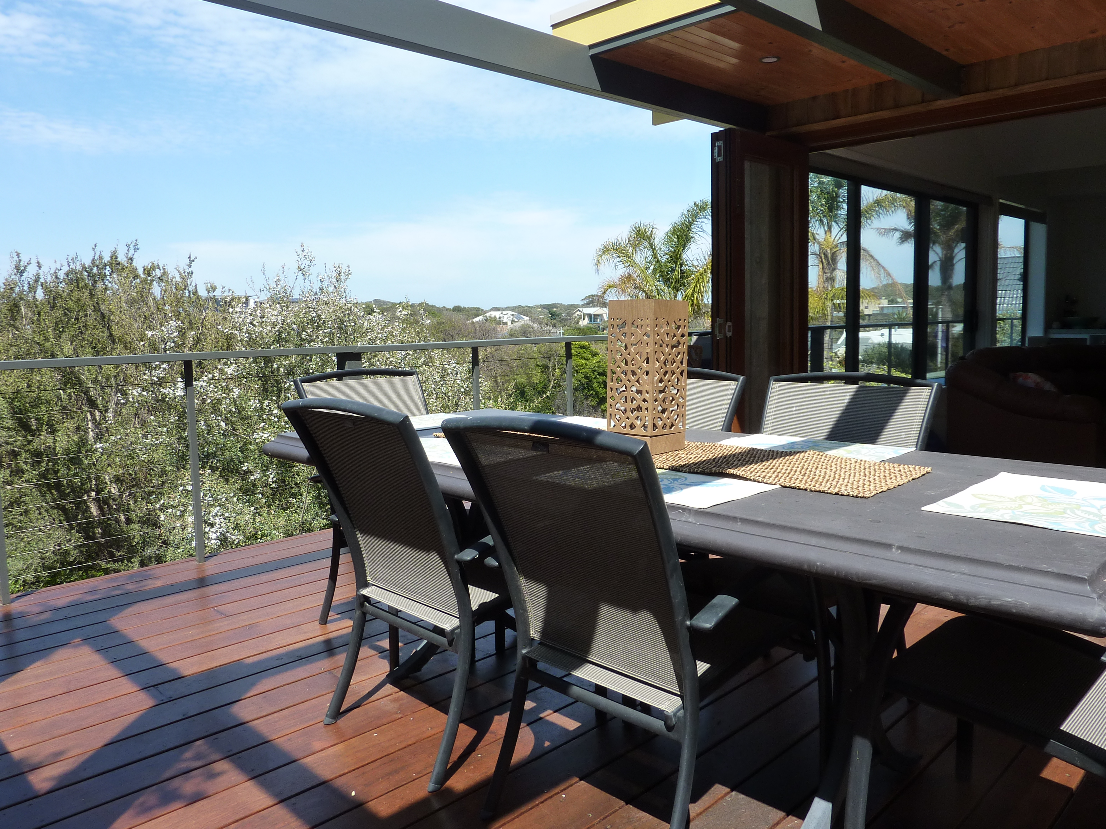 Sorrento Seashells Apartment (with Tennis Court). in Point Nepean, Mornington Peninsula