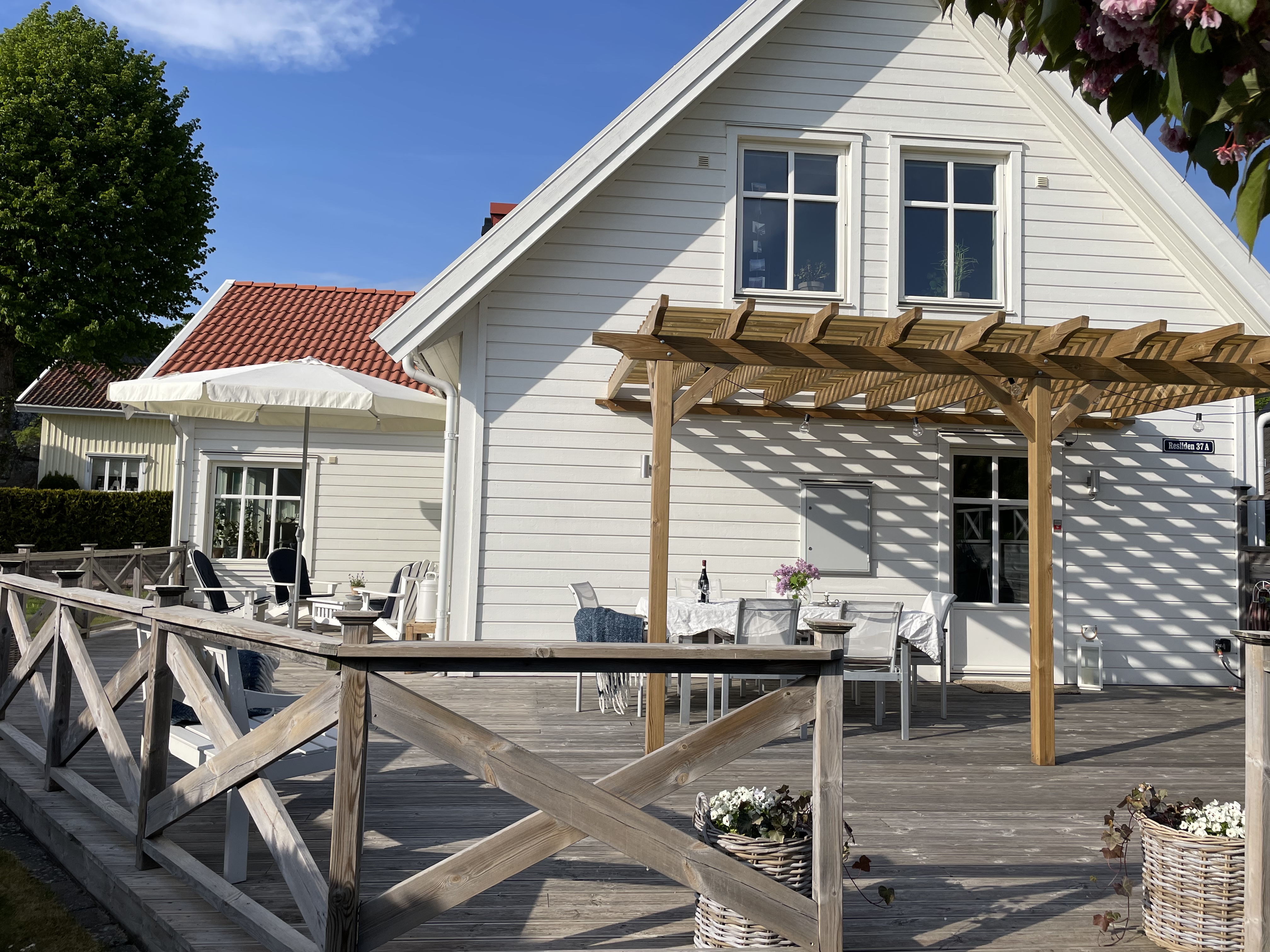 HOUSE. Hot tub, sauna. Near city, archipelago.
