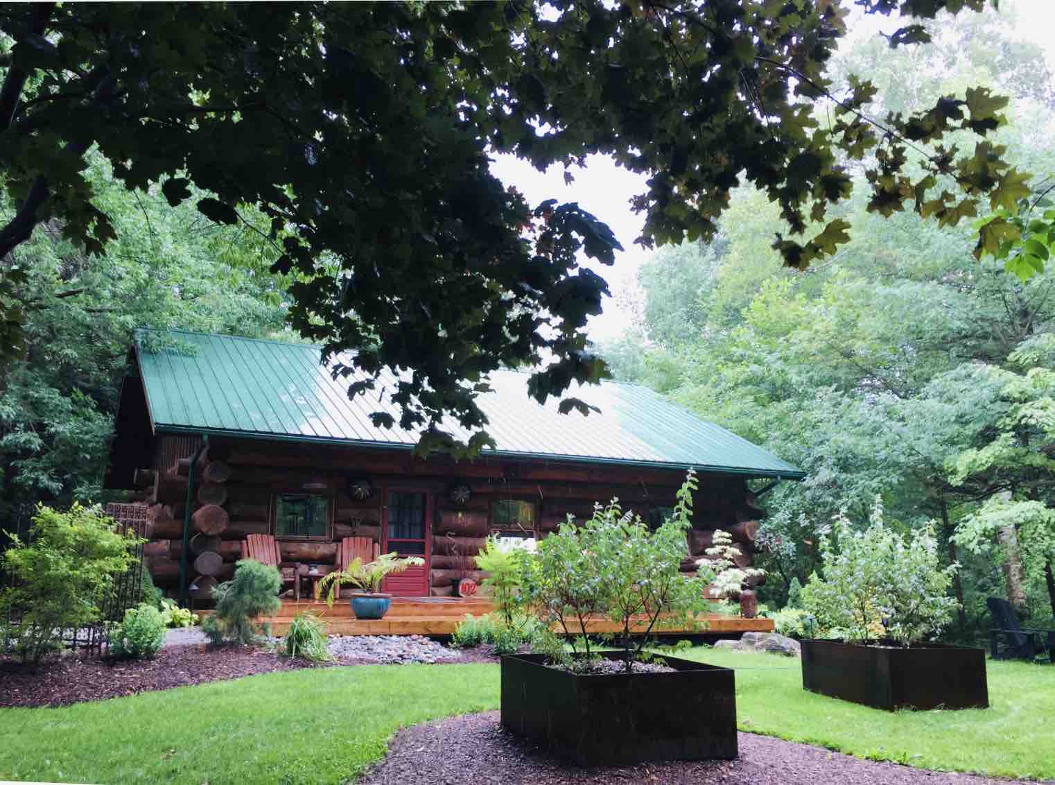 Point Clark Log Cabin, A Short Walk to Lake Huron Cabins for Rent in