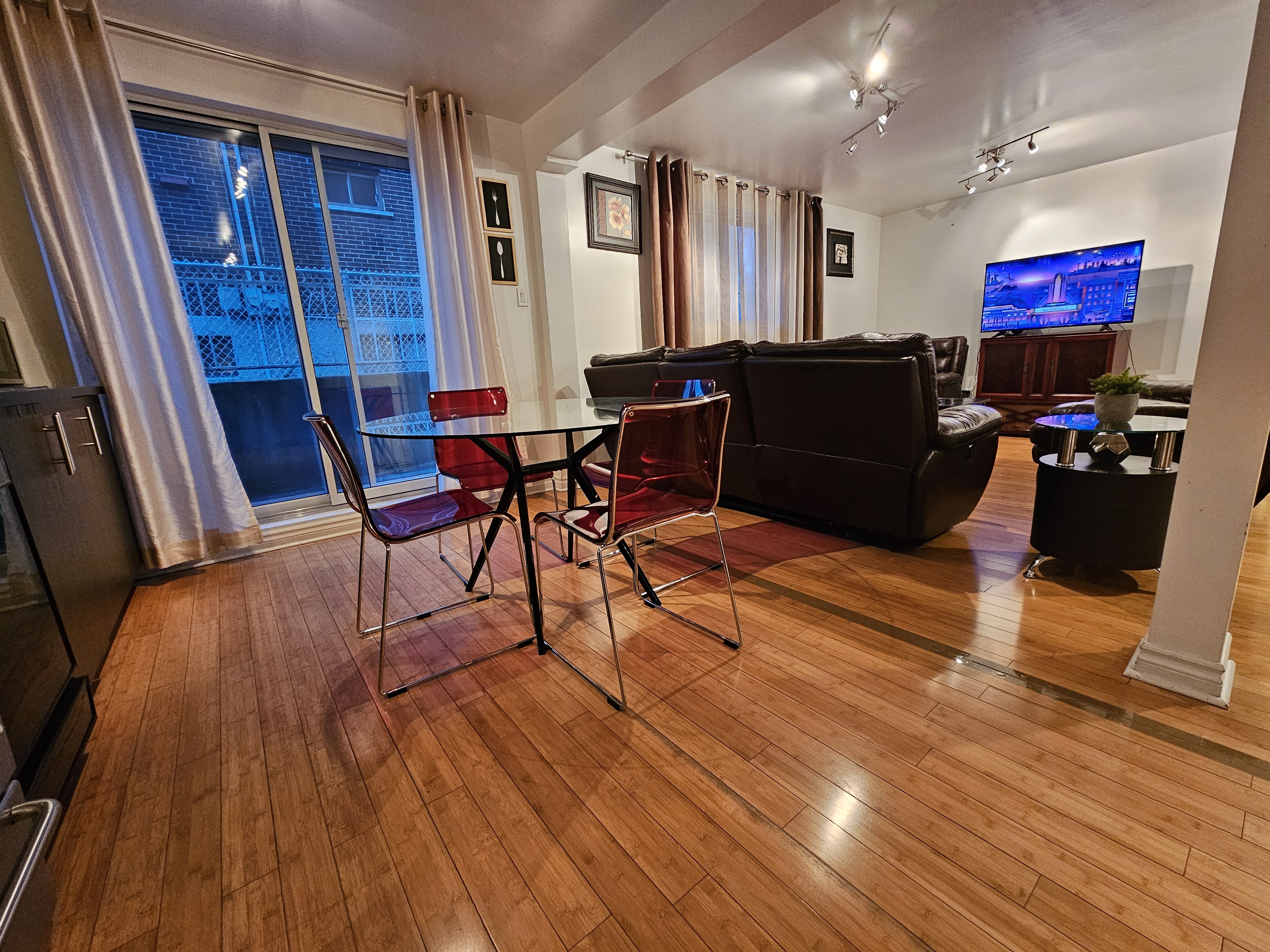 Appartement style moderne à Montreal