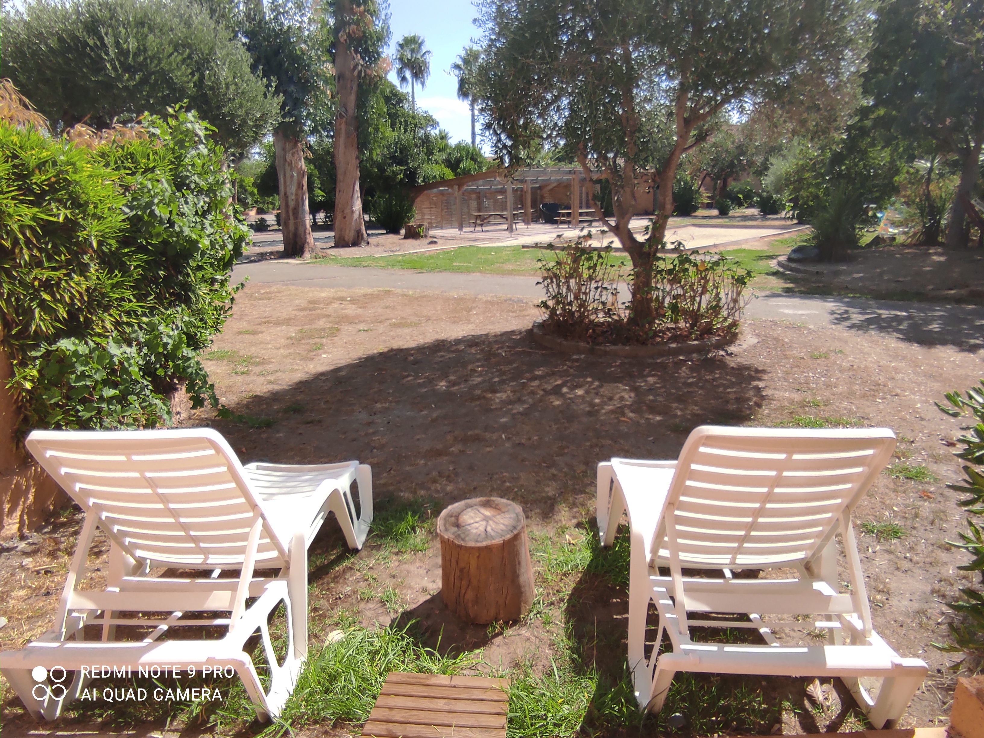 (#5)  F2 in beachfront residence