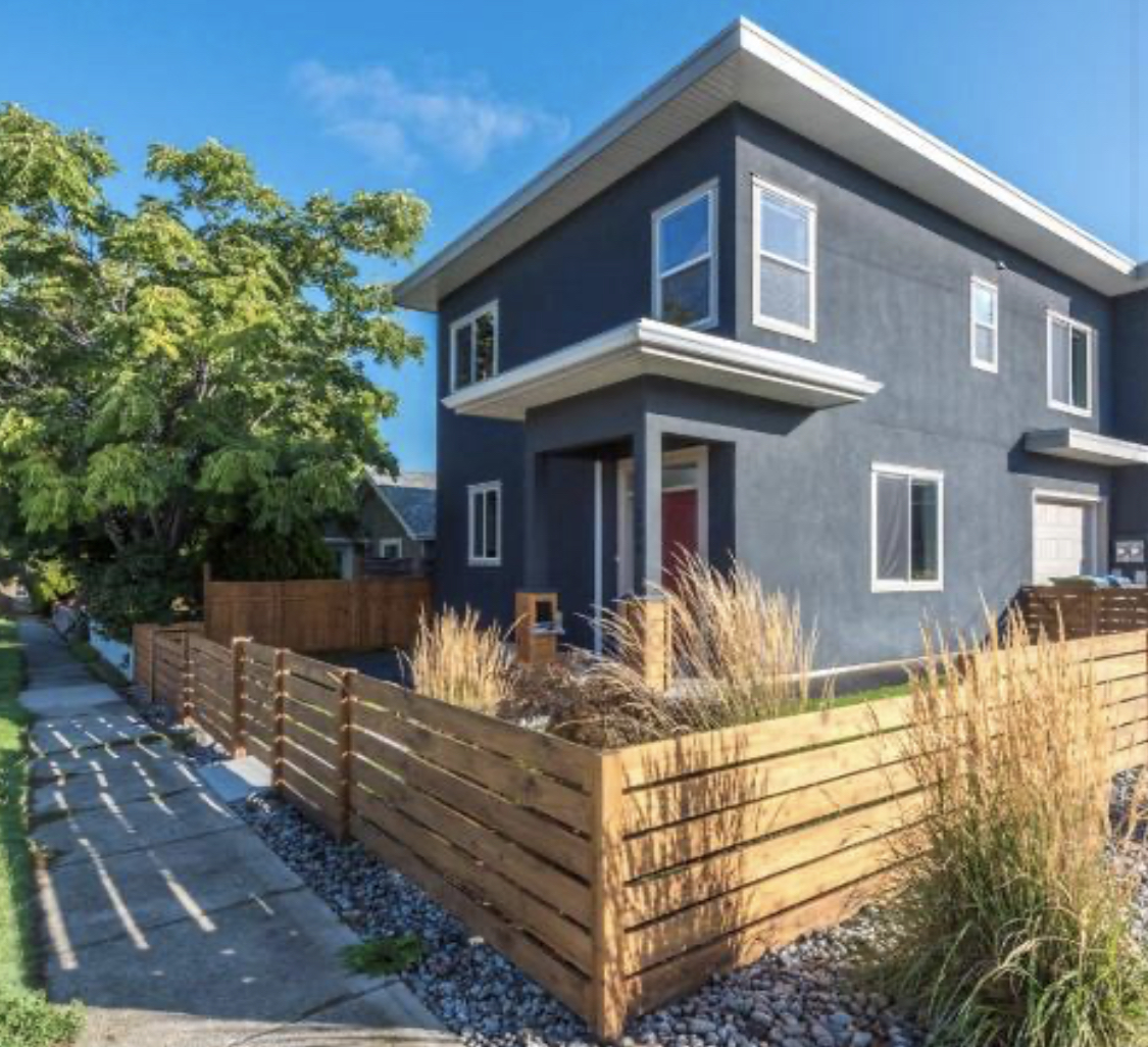 Upscale Duplex nestled between lakes and wineries