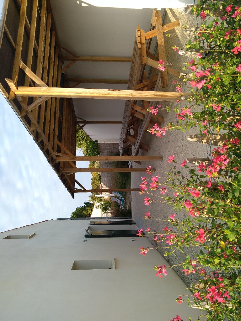 Quiet 18-person cottages in DOMINO