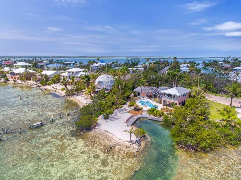 Pink Beach Paradise Houses for Rent in Upper Sugarloaf Key, Florida