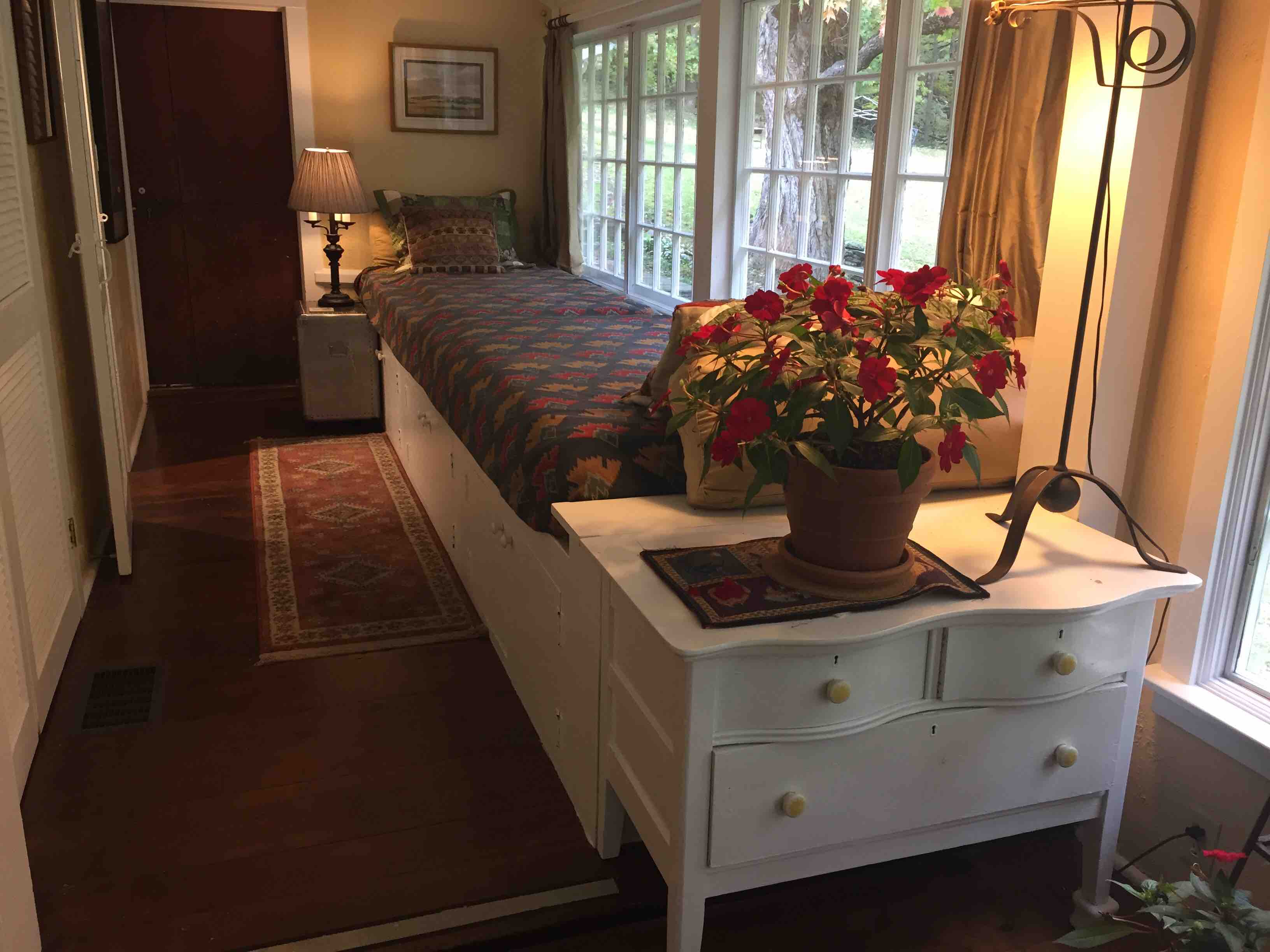 Superb Apt./Saline Pool on 7 acres /Dog Friendly Apartments for Rent