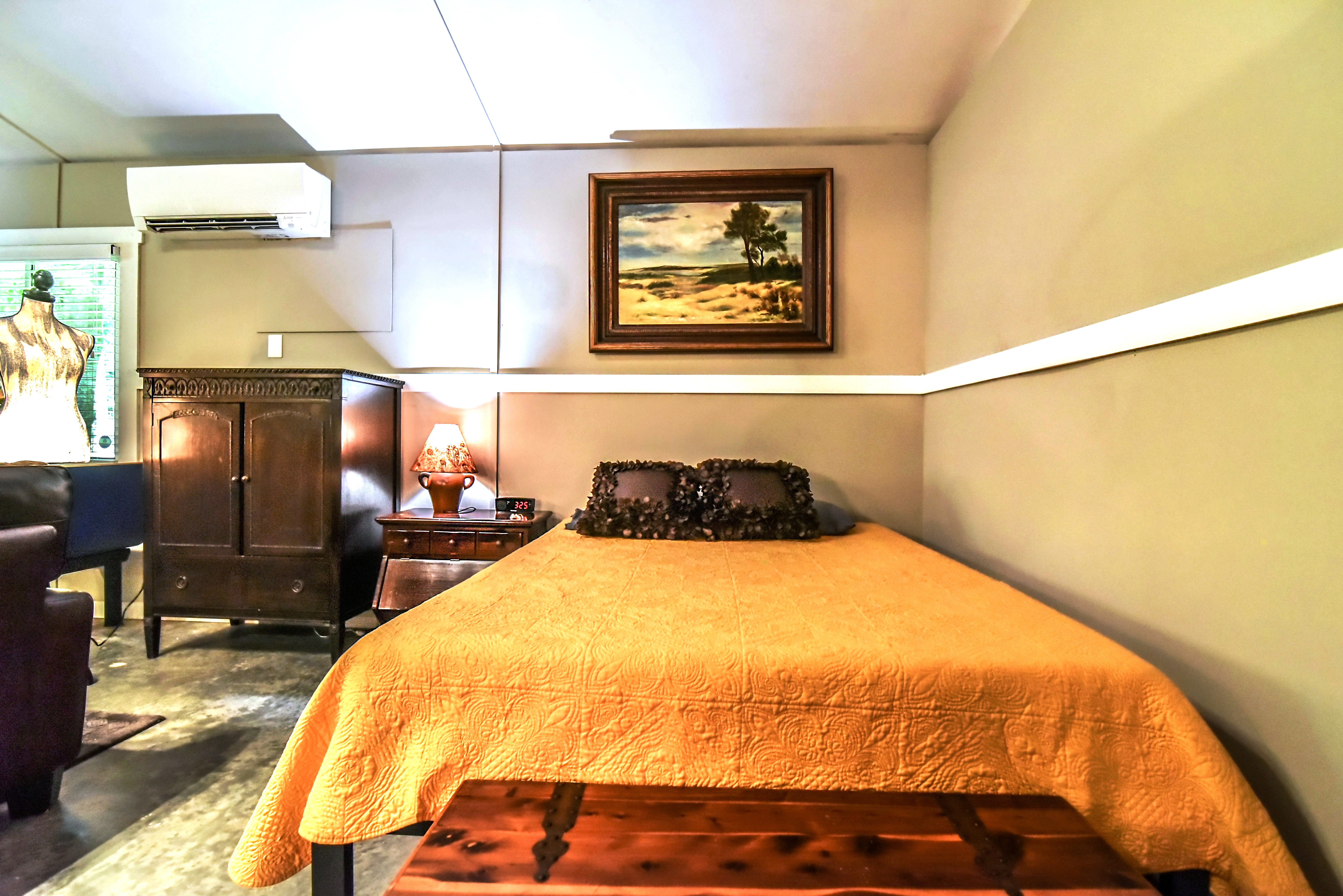 Downtown Furnished Studio!! Close to Everything!!! in 28804, Asheville