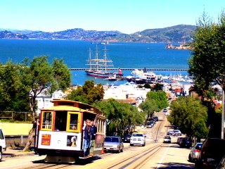 Steps from Cable Car, amazing Russian Hill spot