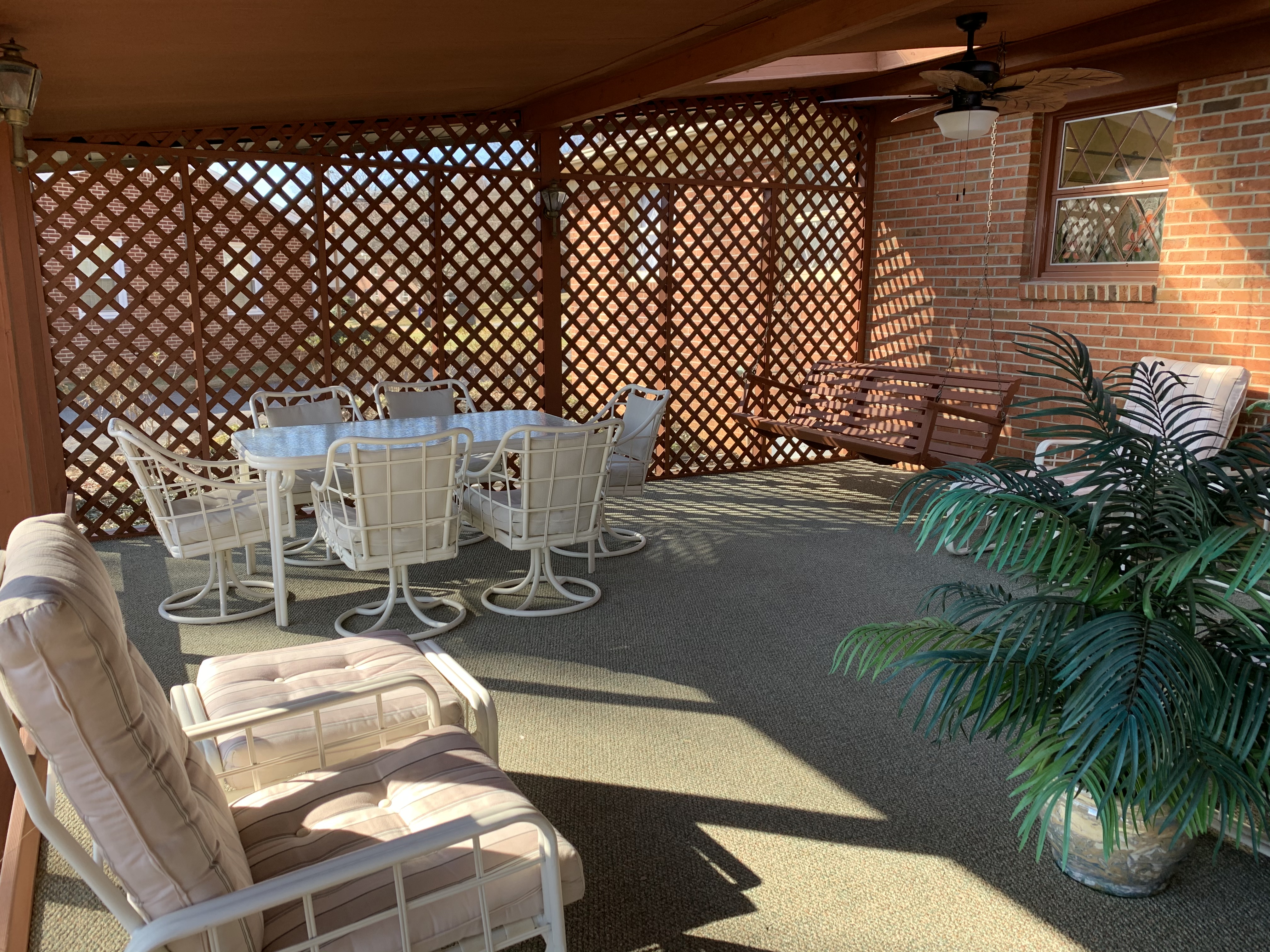 Lazy Lane 3BR/2BA Home w/ Huge Screened Porch