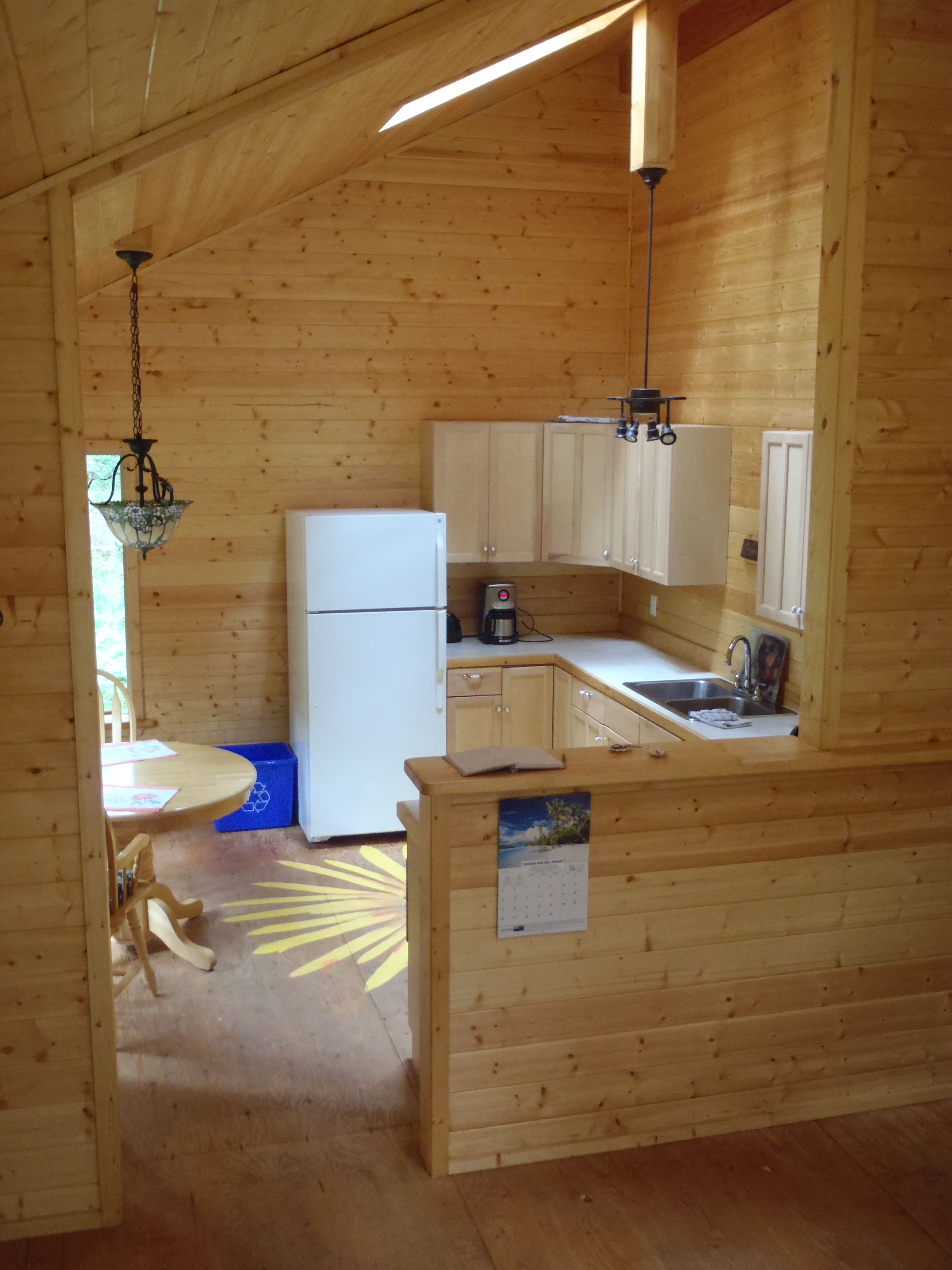 Big Tree Cottage Quadra Island, BC Houses for Rent in Quadra Island, BC Canada, British