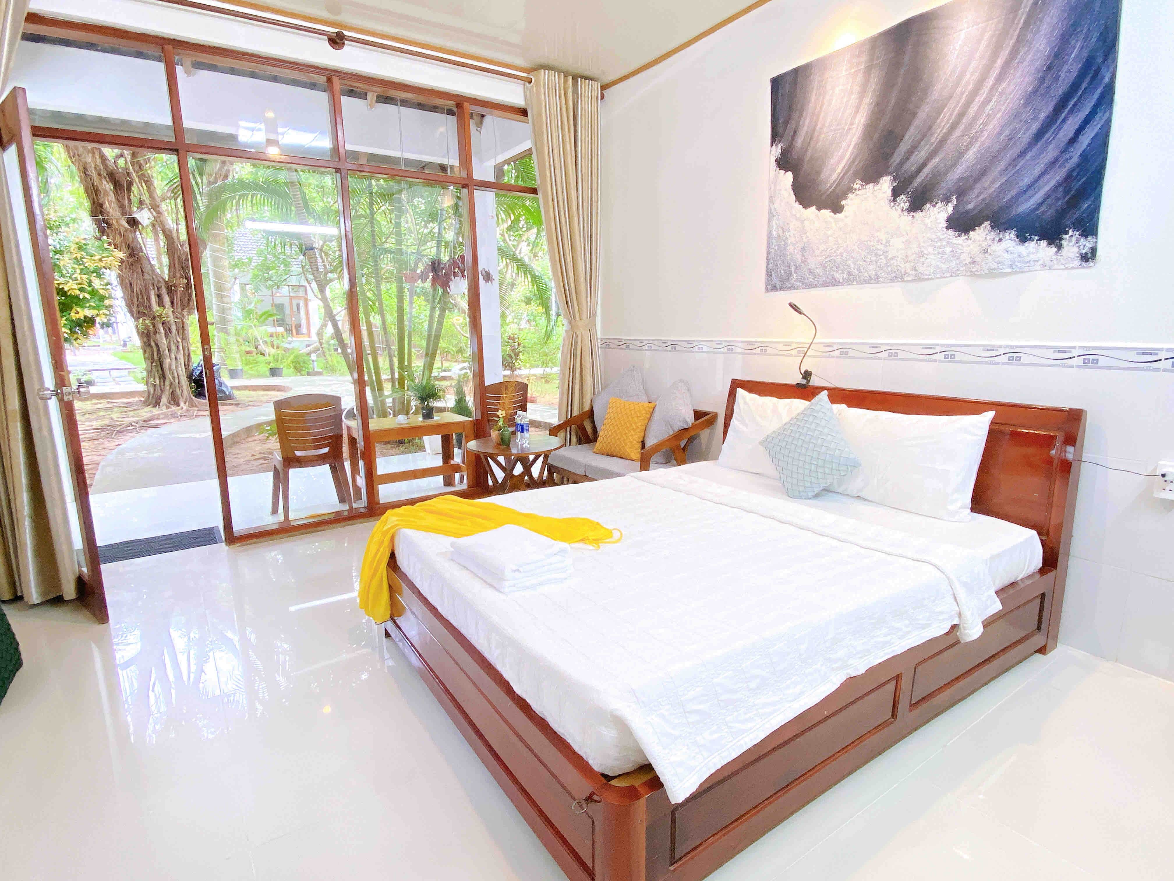 phu quoc pool view, near city and beach, single house double room 02 (free breakfast included in room