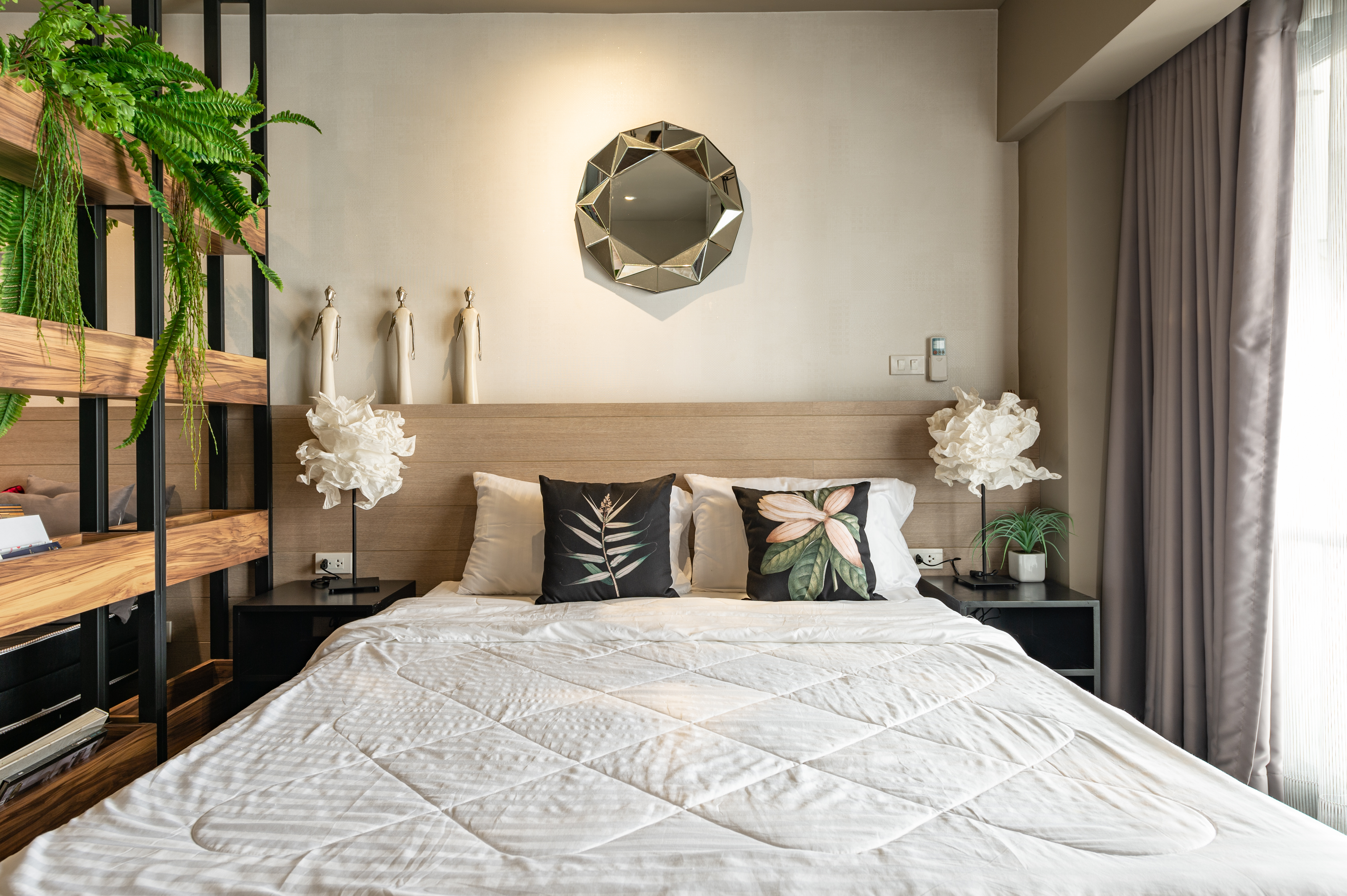 Family Cozy Queen Bed Silom MRT BTS Work Swimming