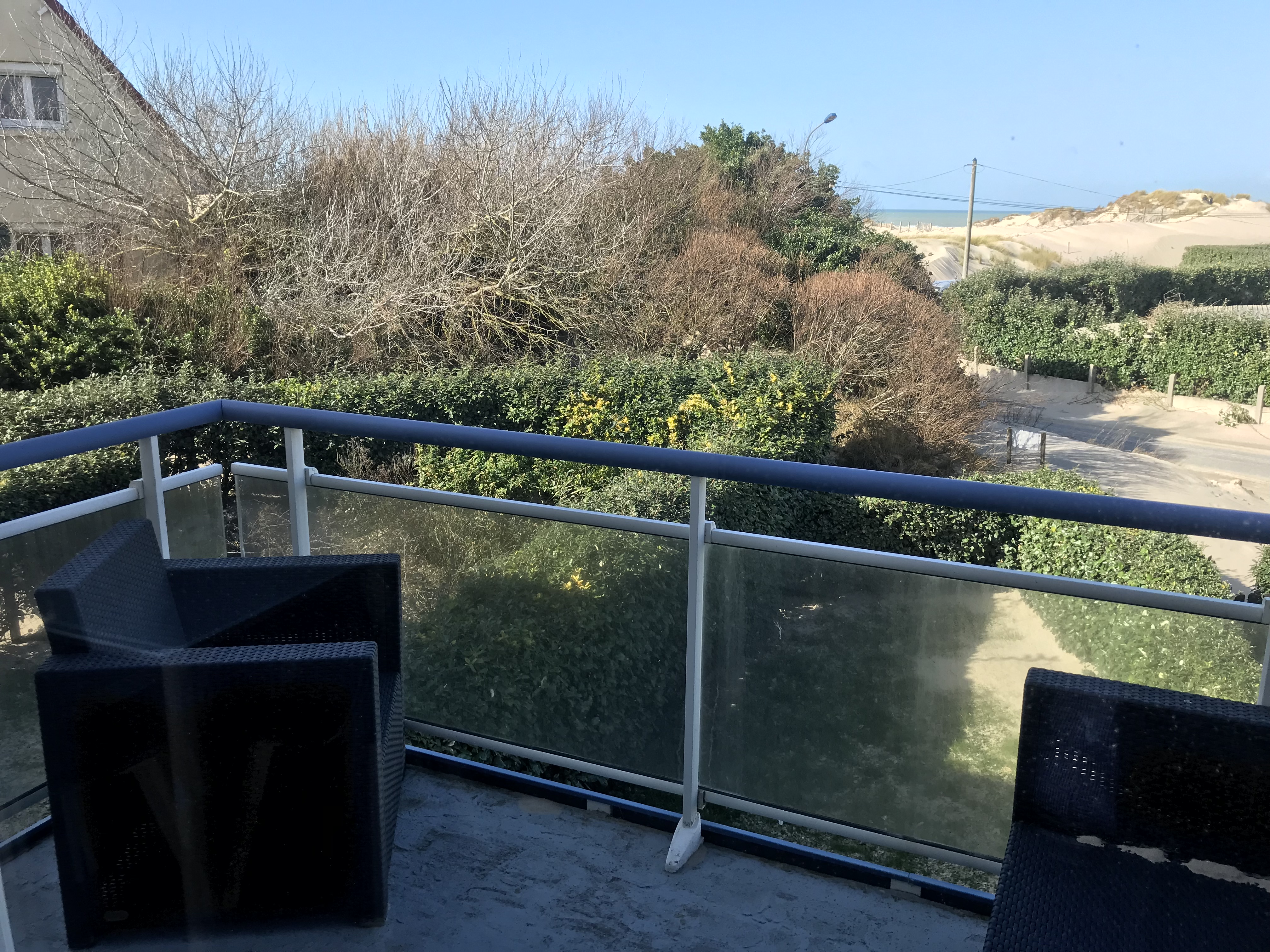 STUDIO OVERLOOKING THE SEA LA GOELETTE