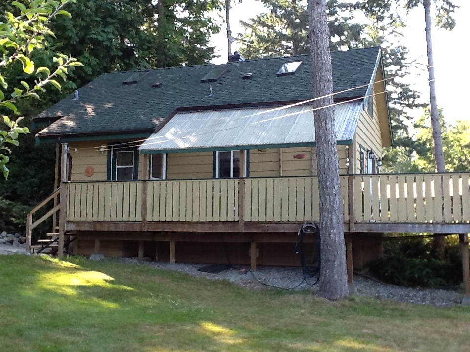 Quiet Ocean Front Beach House Cottages for Rent in Powell River, British Columbia, Canada