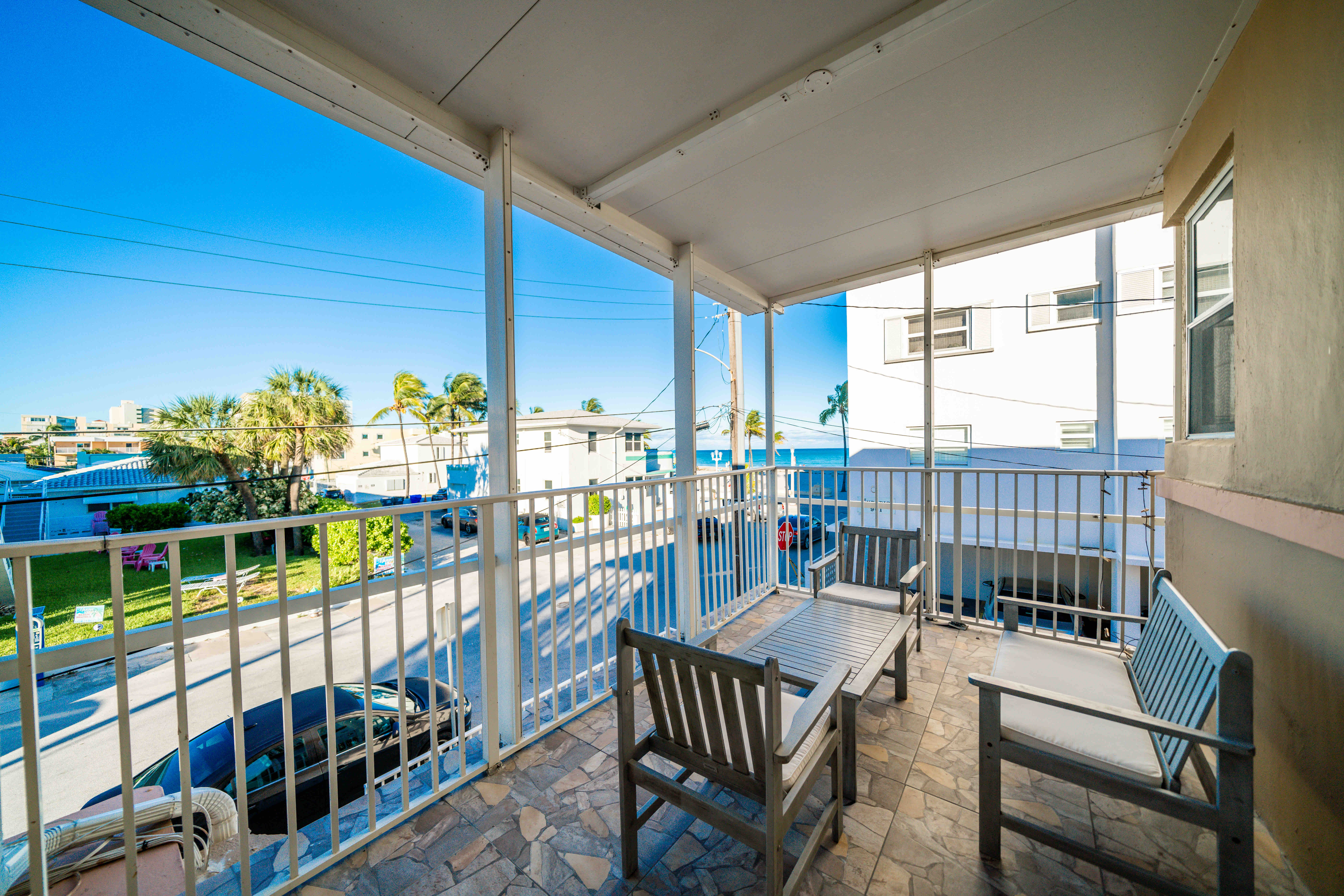 Beachfront 2 Sty/3BRM/3BA/2 O.V. Terraces/Parking in Hollywood, Broward County