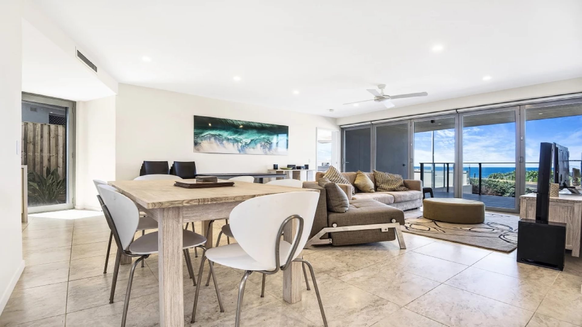 Beachfront Apartment 1 Cabarita Beach