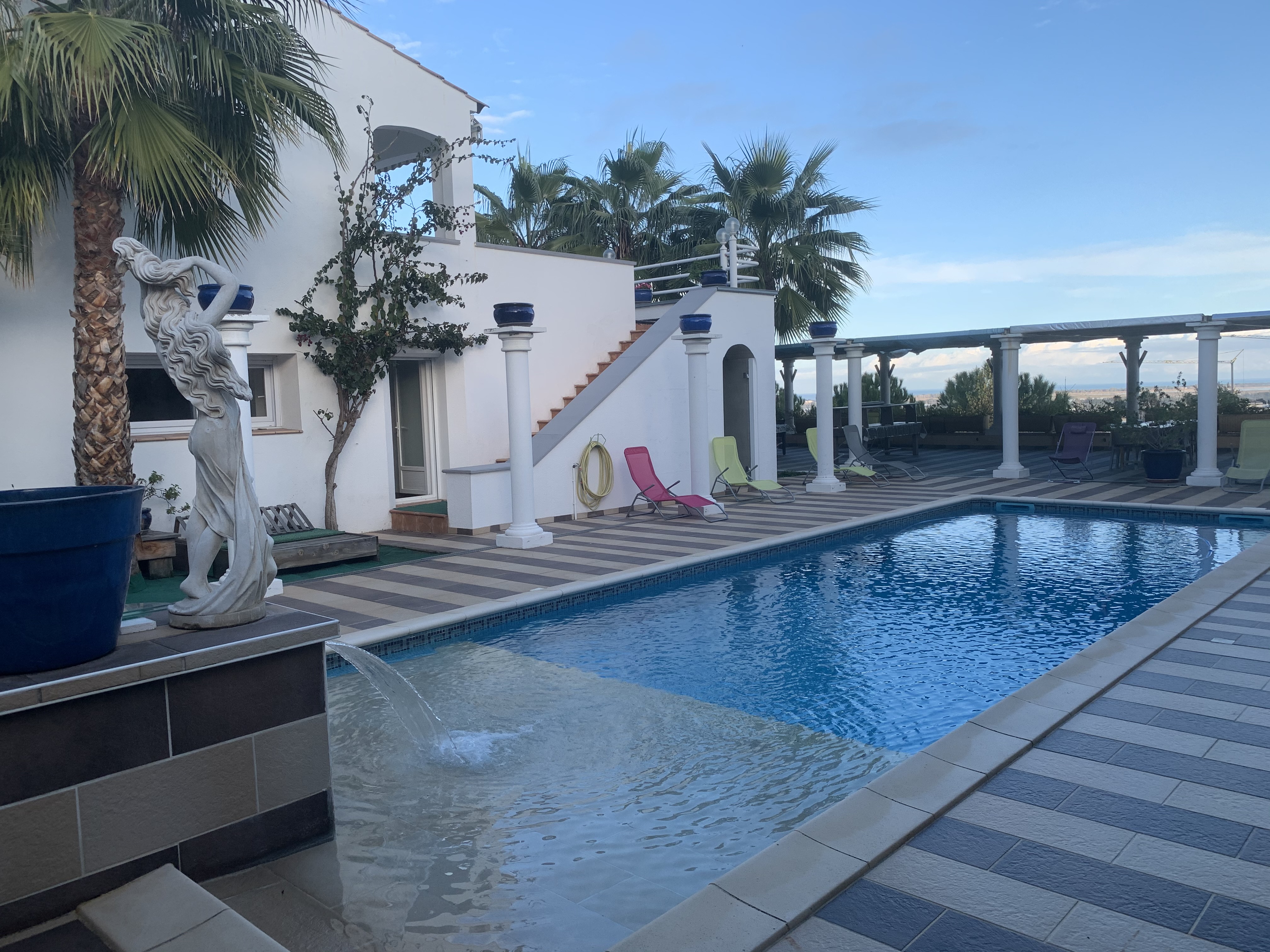Apt 80m2 in villa with pool next to Bastia