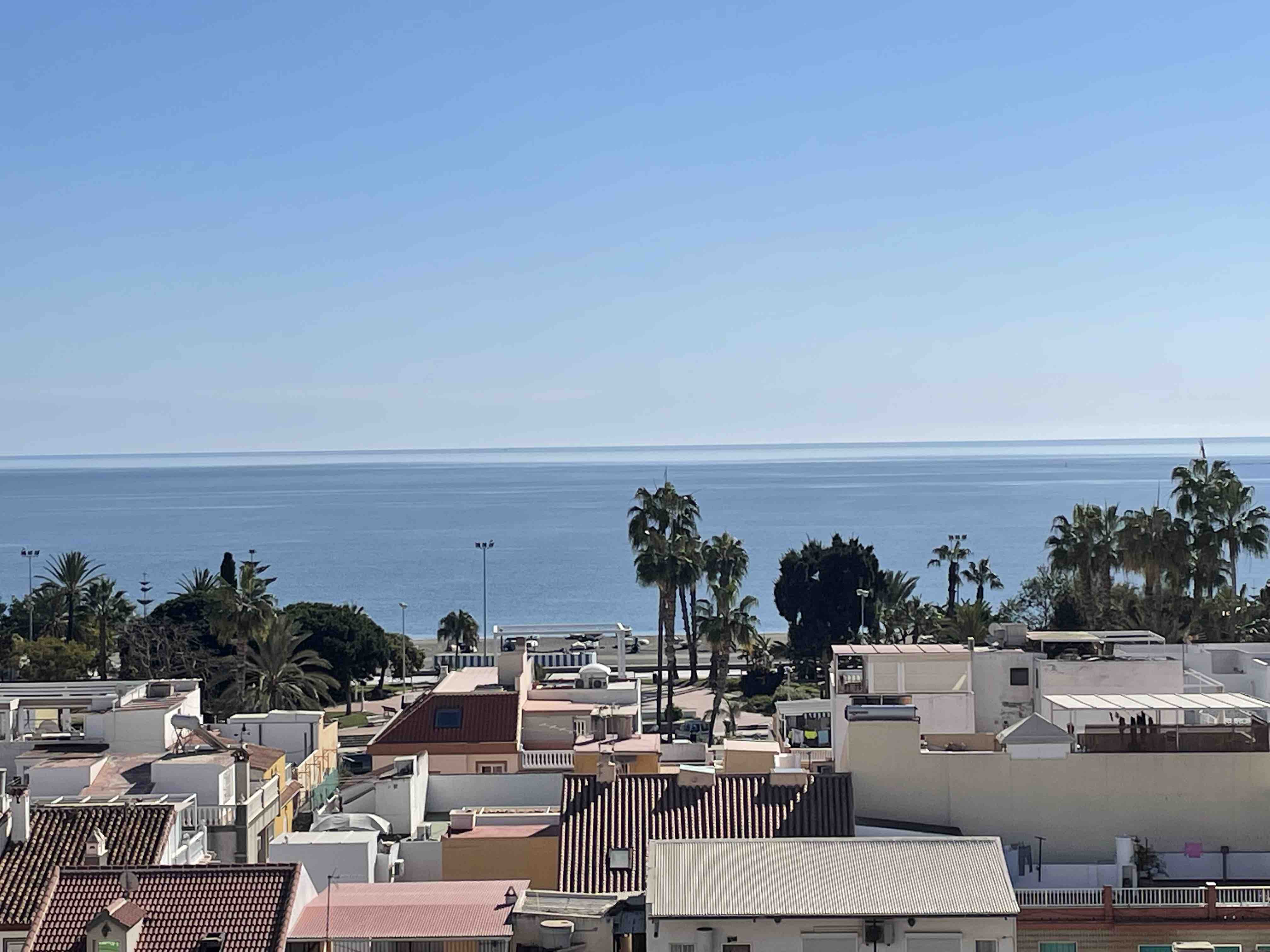 2 bedrooms, sea view, completely renovated and equipped.