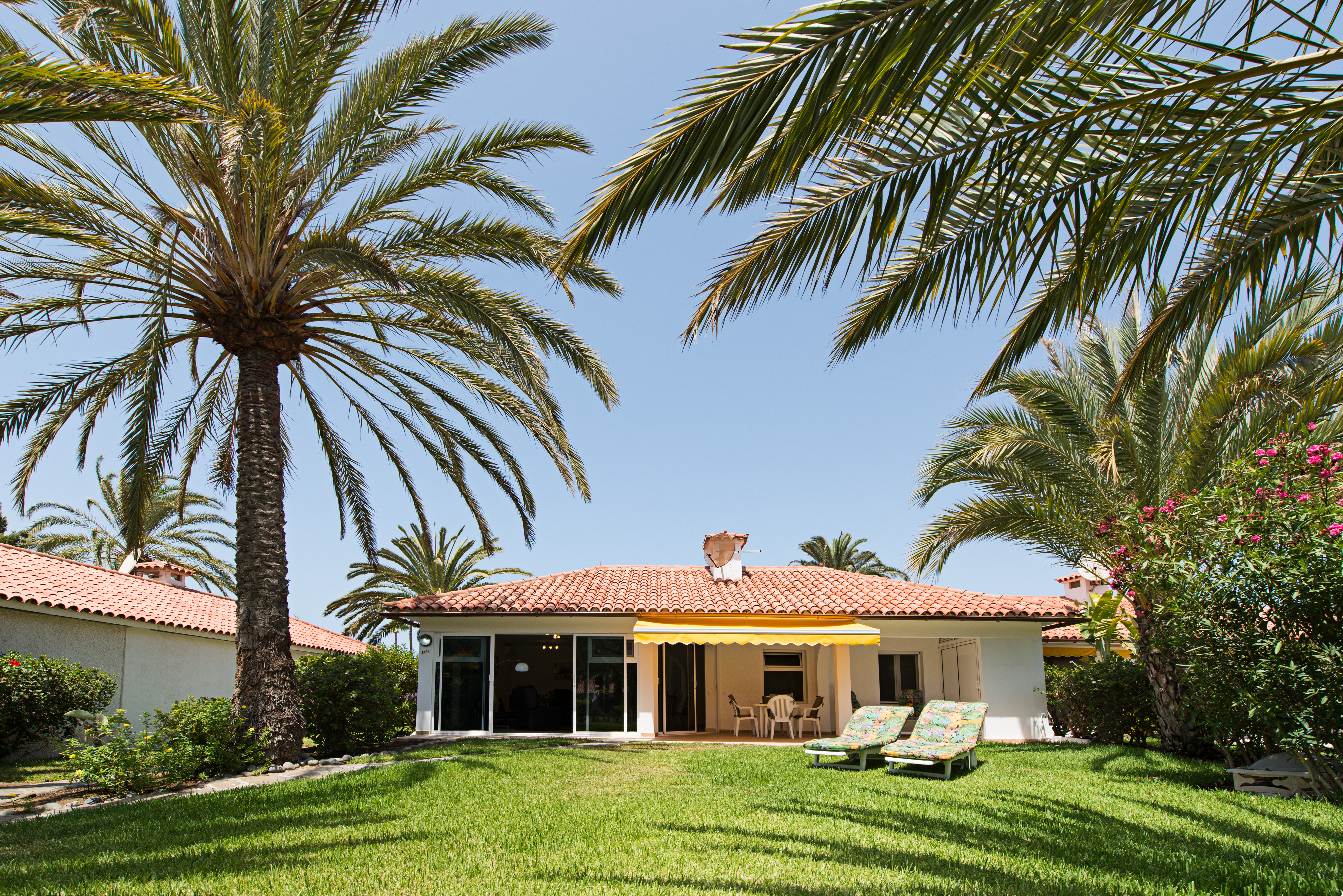 Relaxing Bungalow, pool & garden I