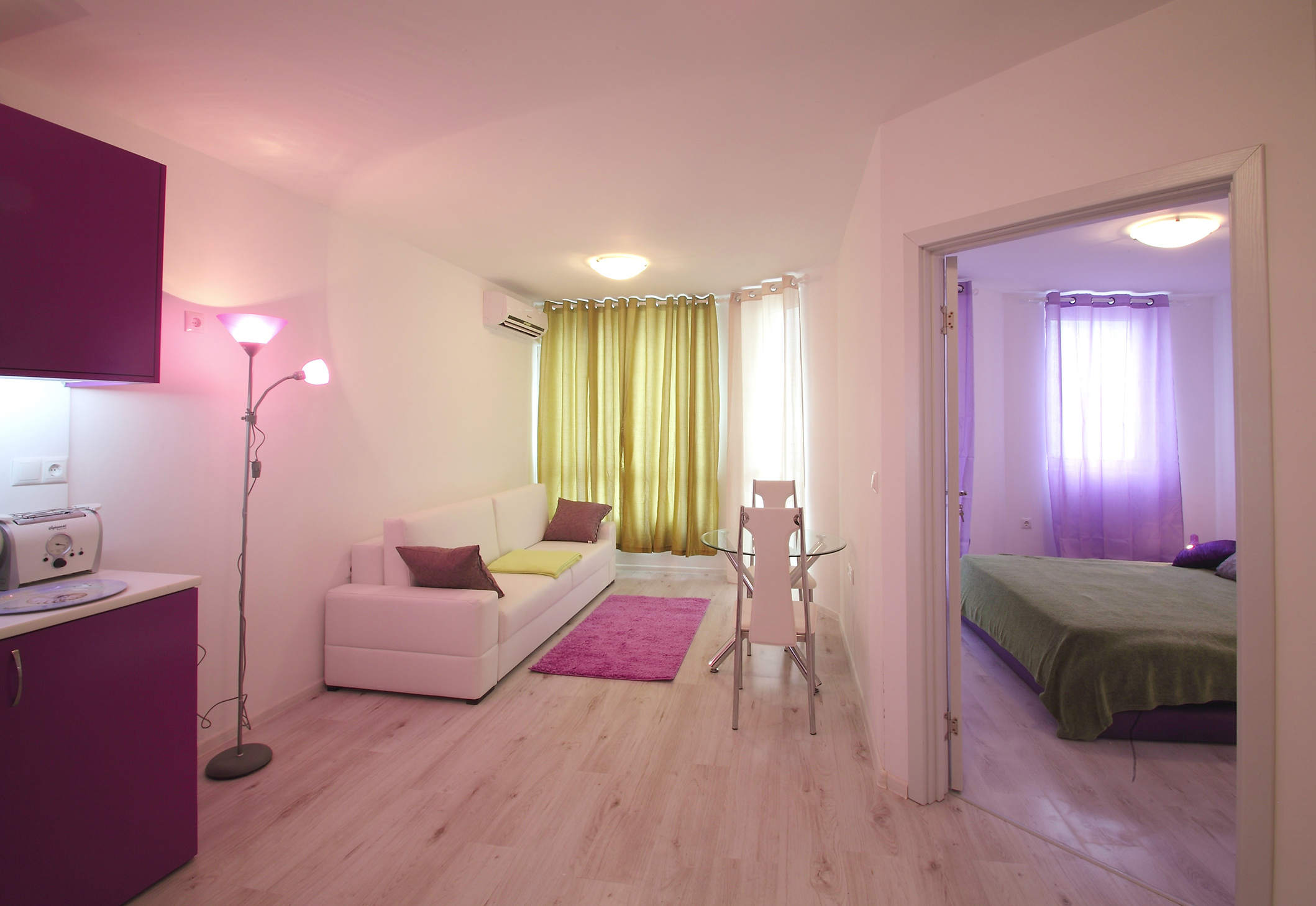 Budget 1BedroomApt: MiniSmartRainbowGarden&Jacuzzi