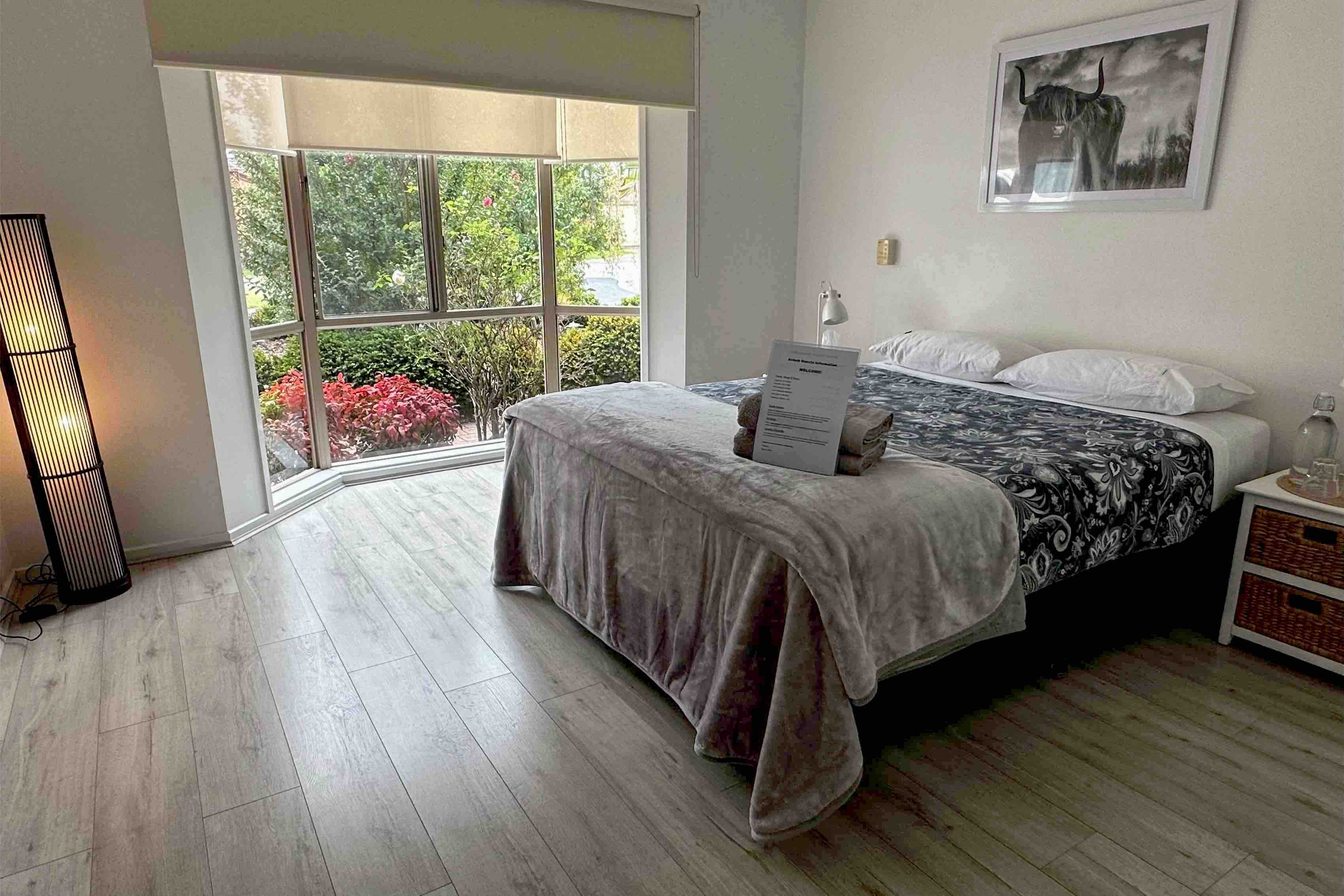 Master Bedroom w/ensuite 10 min. from Melb Airport