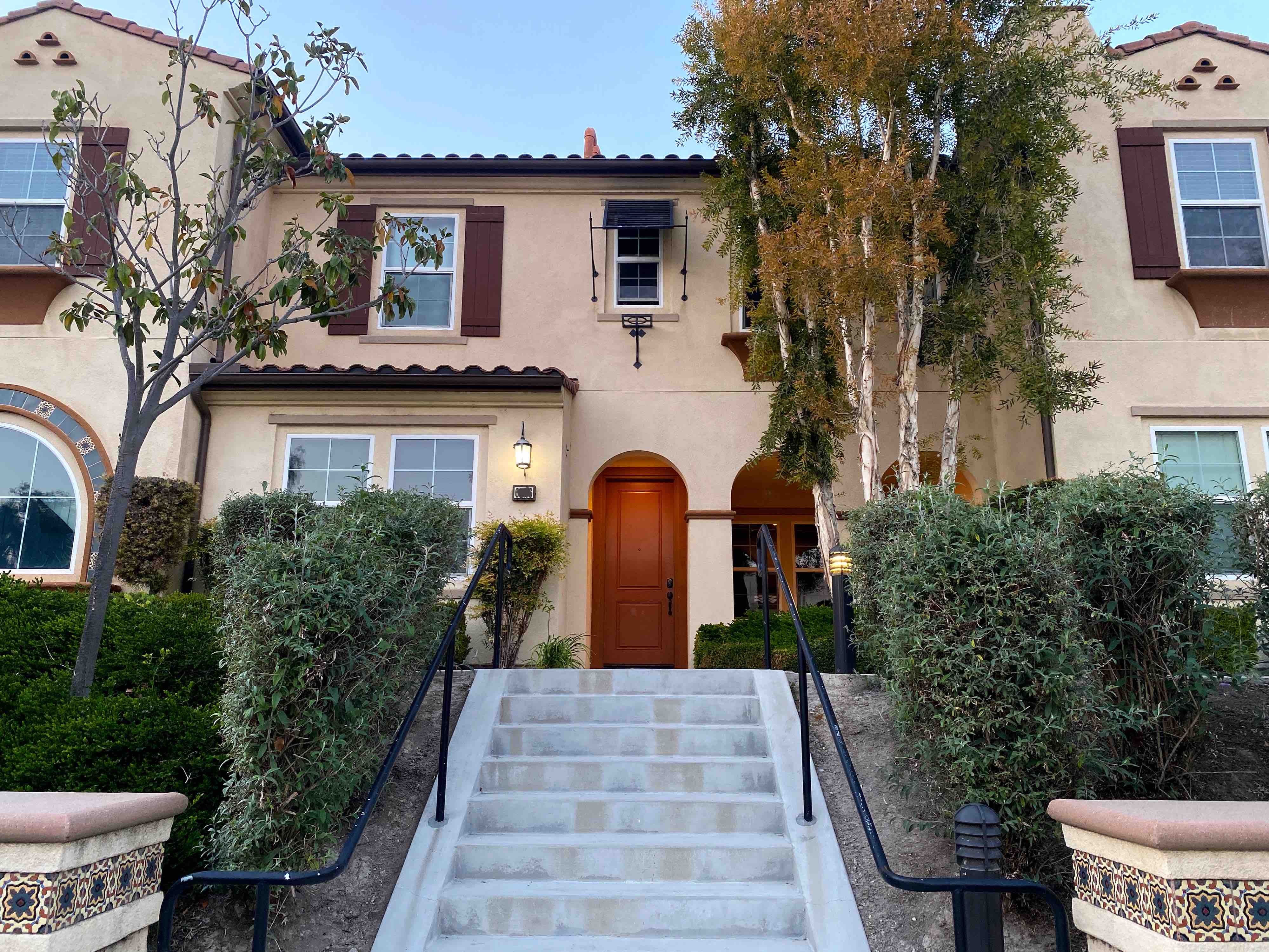 4 bedroom townhouse with large yard
