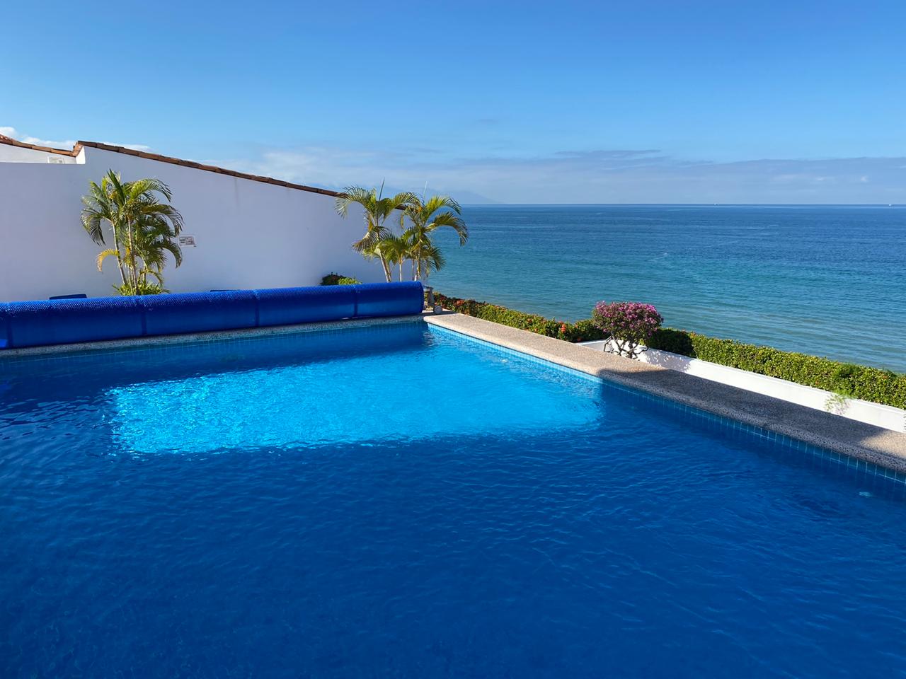 Beach Front Ocean View Apartment, Malecon sleeps 6 Departamentos en
