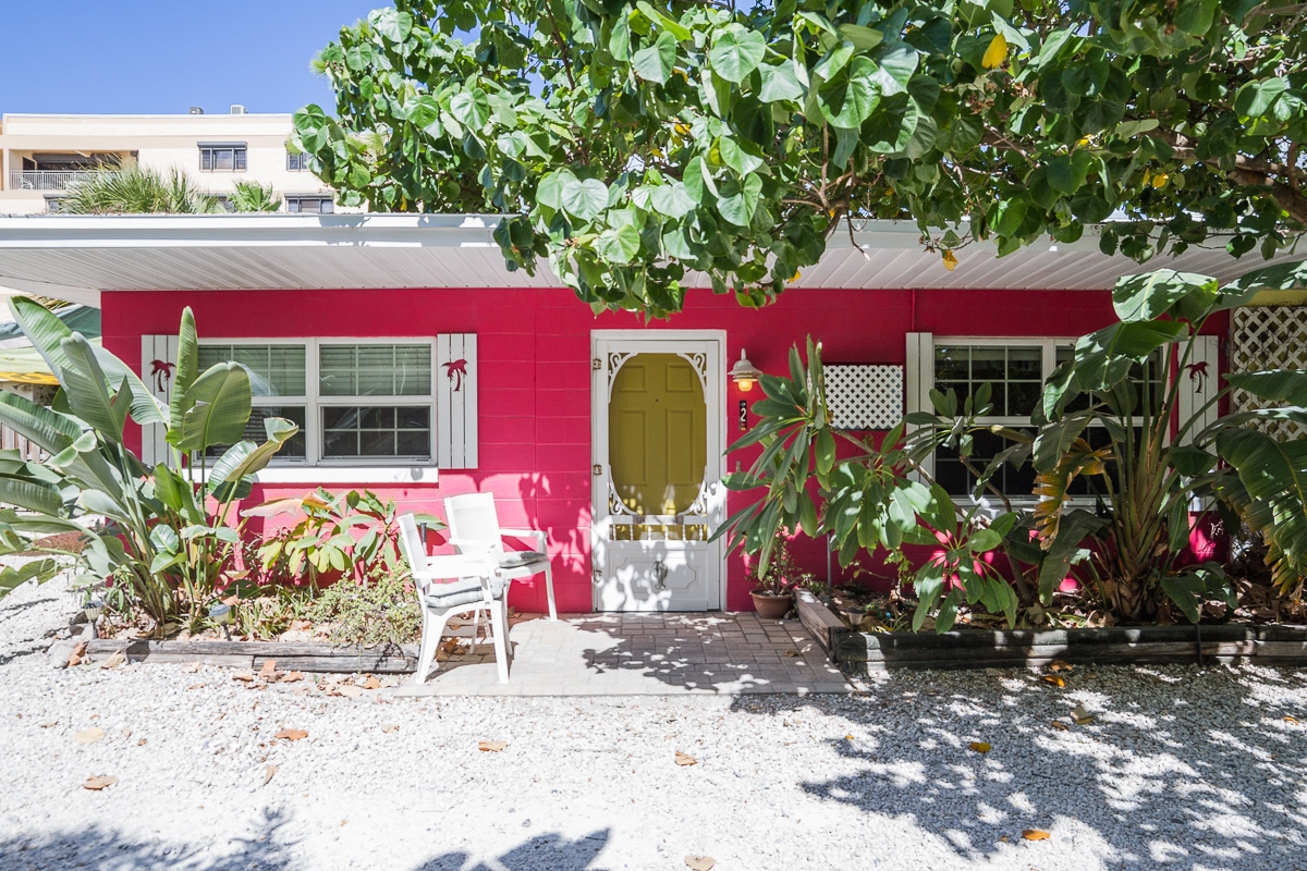 Private Beach Bungalow 1BR *Heated POOL**PETS ok Bungalows for Rent