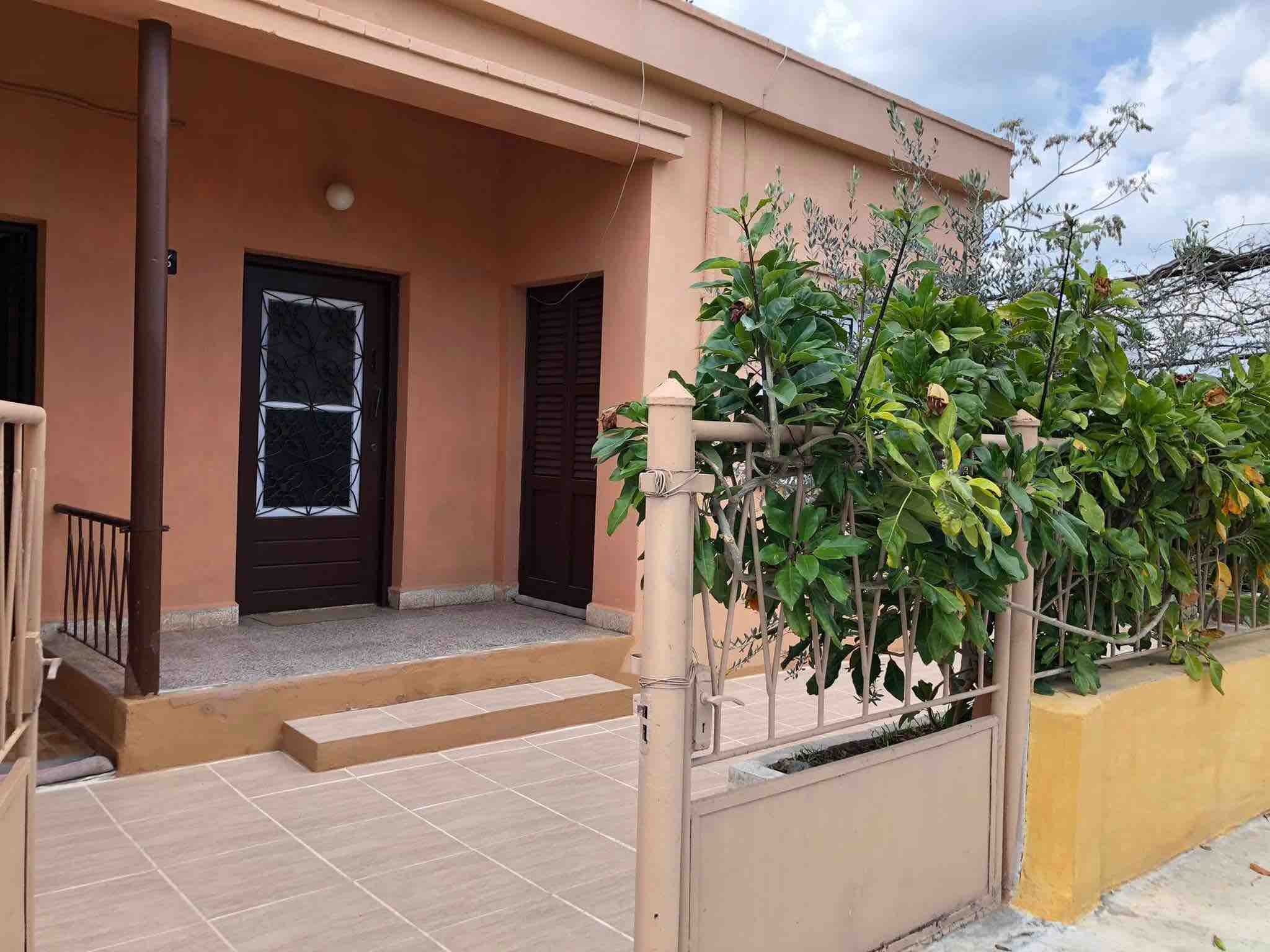 Fully furnished House with Garden (Free Wi-Fi)