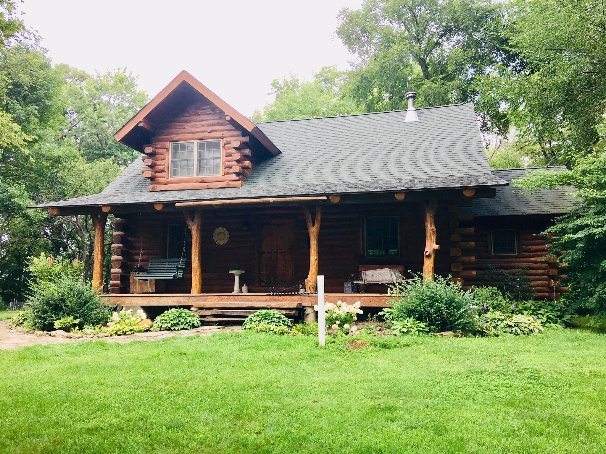 Cabin in the Woods Cabins for Rent in Earlville, Iowa, United States