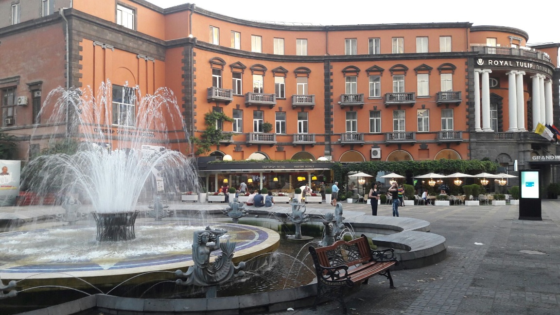 35 Two Bedroom Apartment In The Center Of Yerevan Serviced