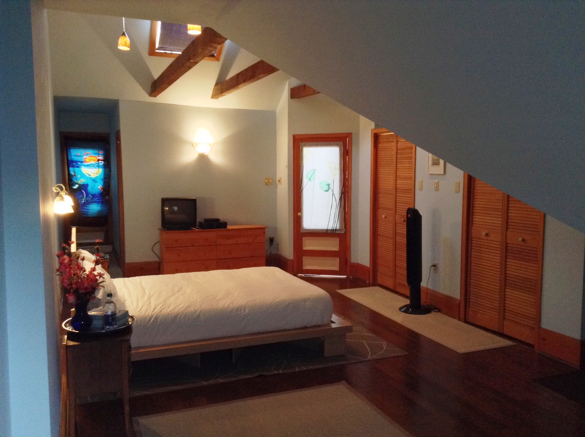 The Loft / Lower Rate / Welcome Health Care worker in Church-Yonge Corridor, Toronto