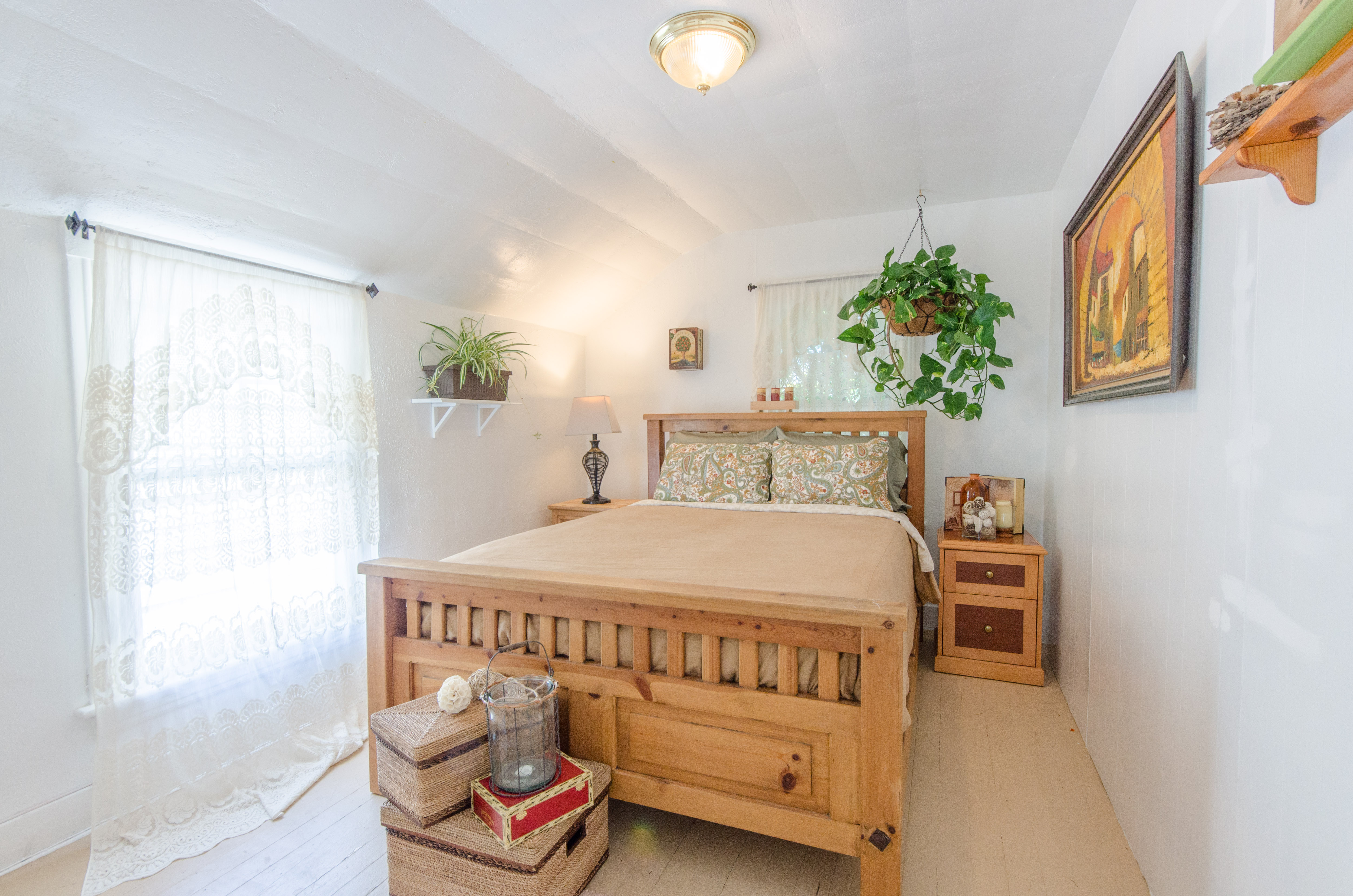 Private Room One Block to Beach