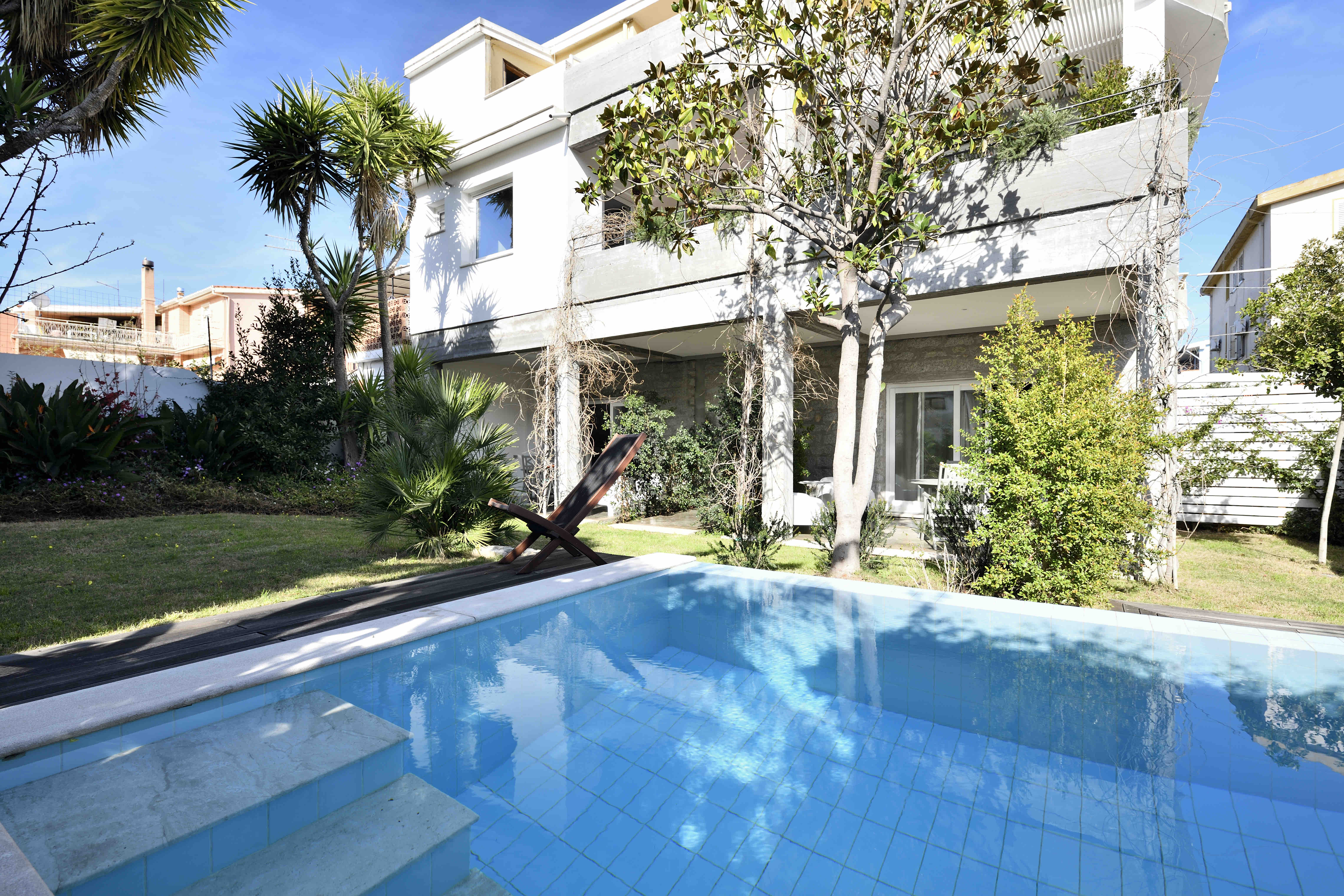 Lovely loft with pool use