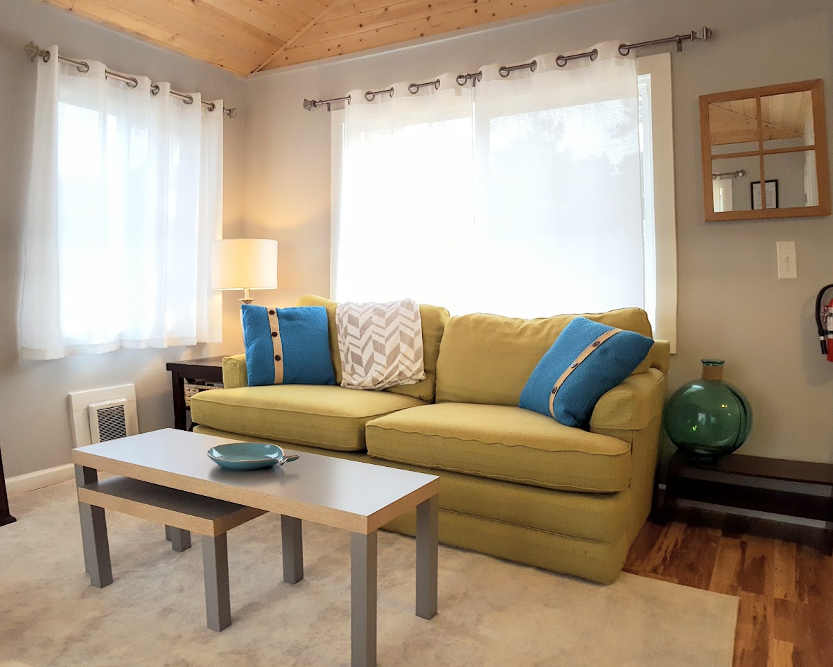 North Shore Cottage Perfect Beach Location! Cottages for Rent in