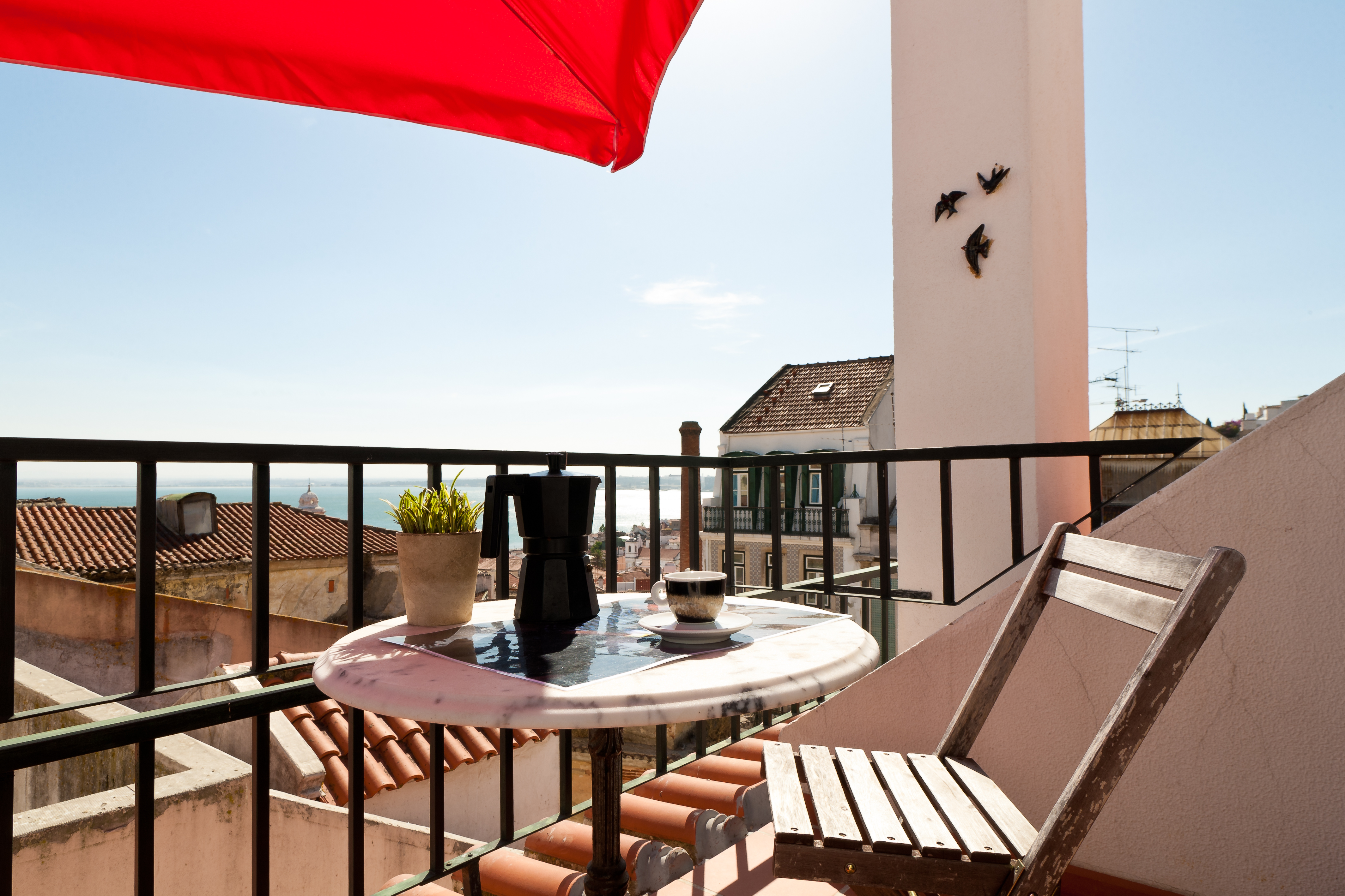 Beguinhos: A balcony over Lisbon in Santa Maria Maior, Lisbon
